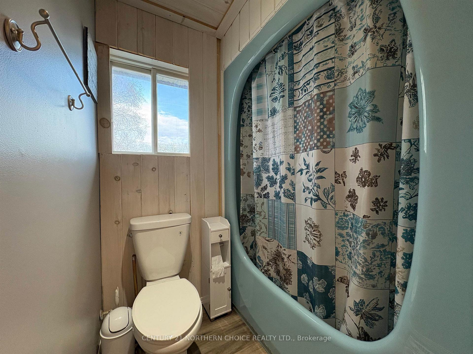 Photo 15 of 566 Elm Avenue, Fort Frances — HOMEH