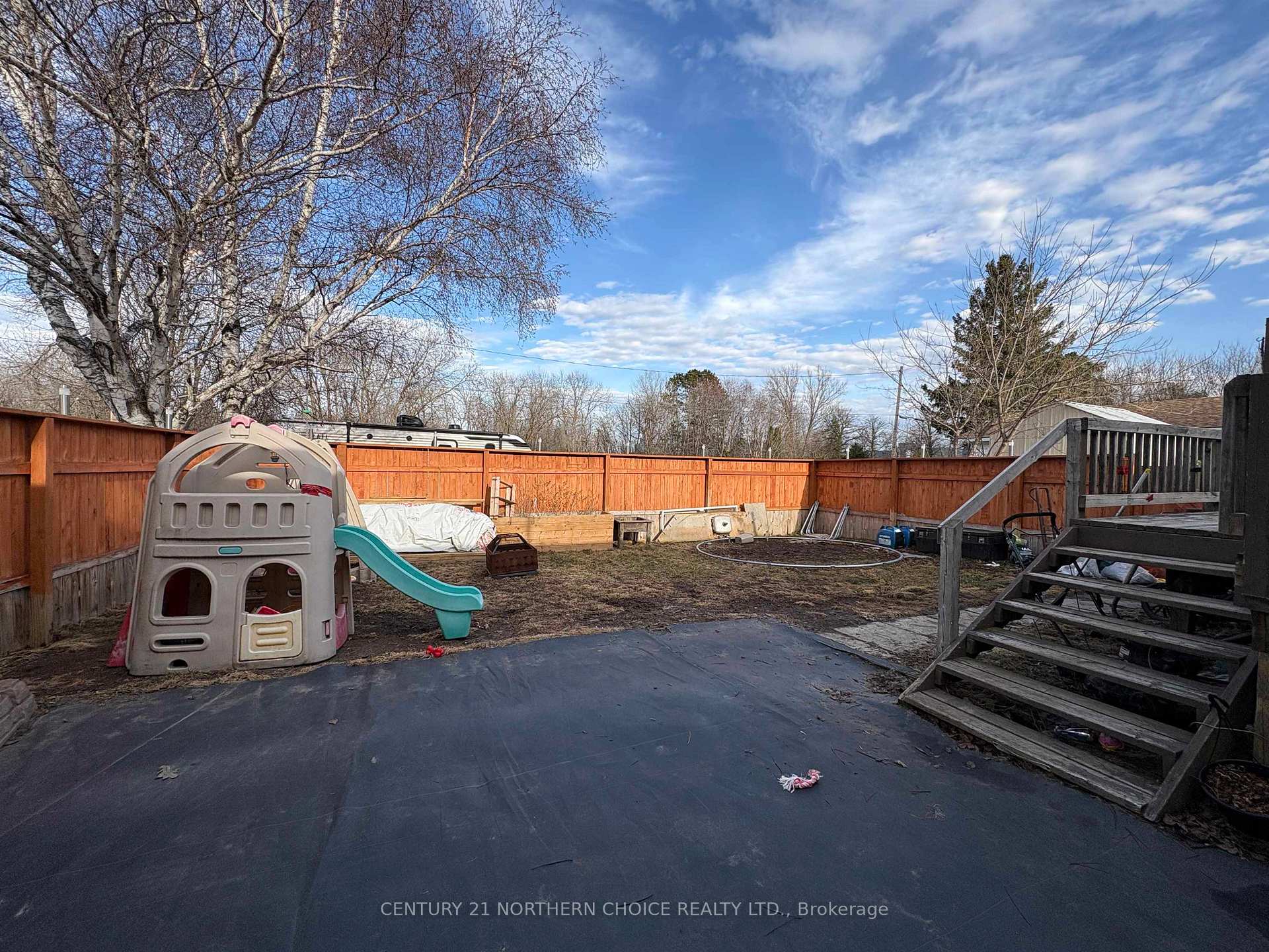 Photo 33 of 566 Elm Avenue, Fort Frances — HOMEH