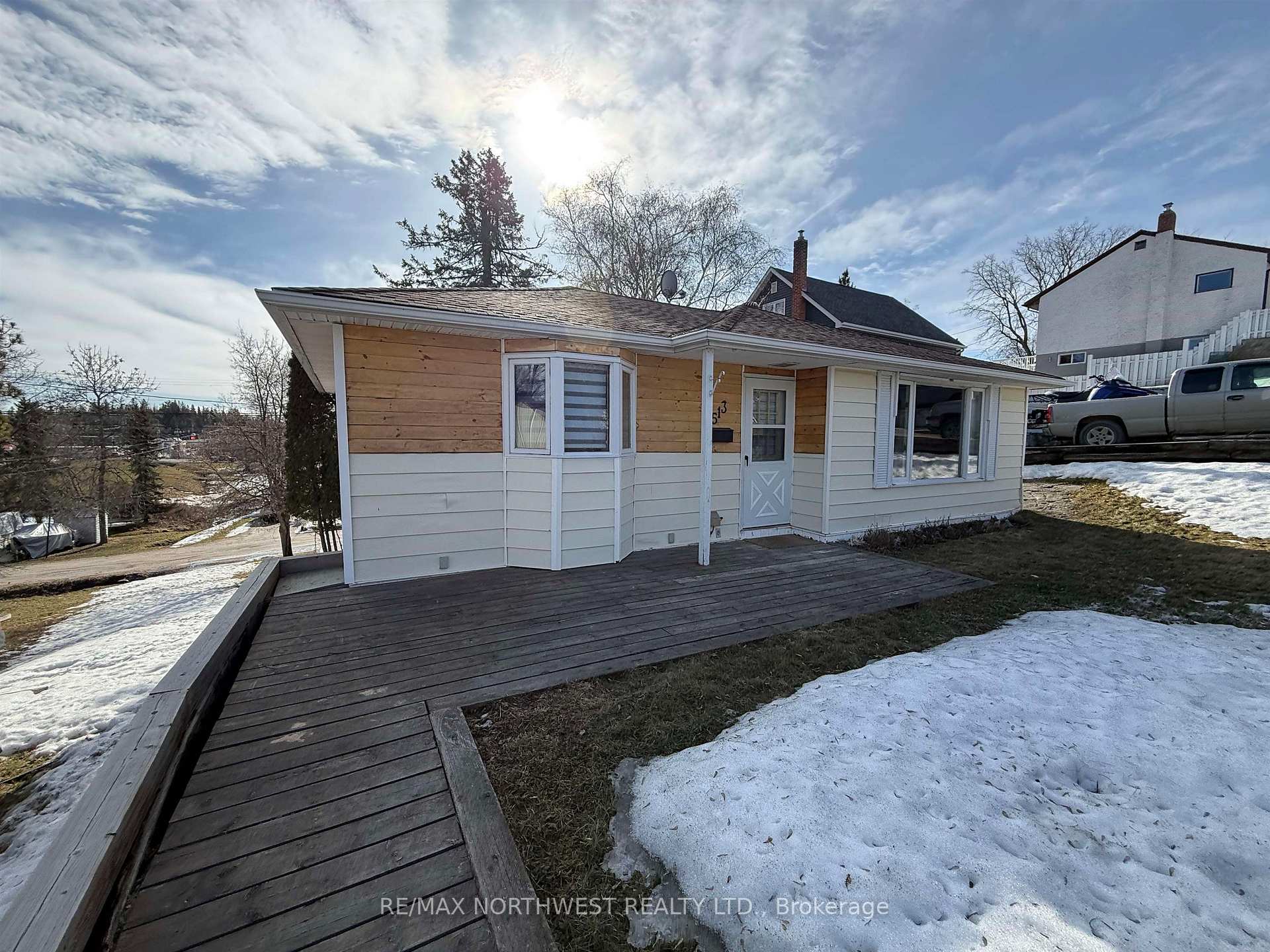 Photo 2 of 513 Sixth Avenue S, Kenora, Lakeside — HOMEH