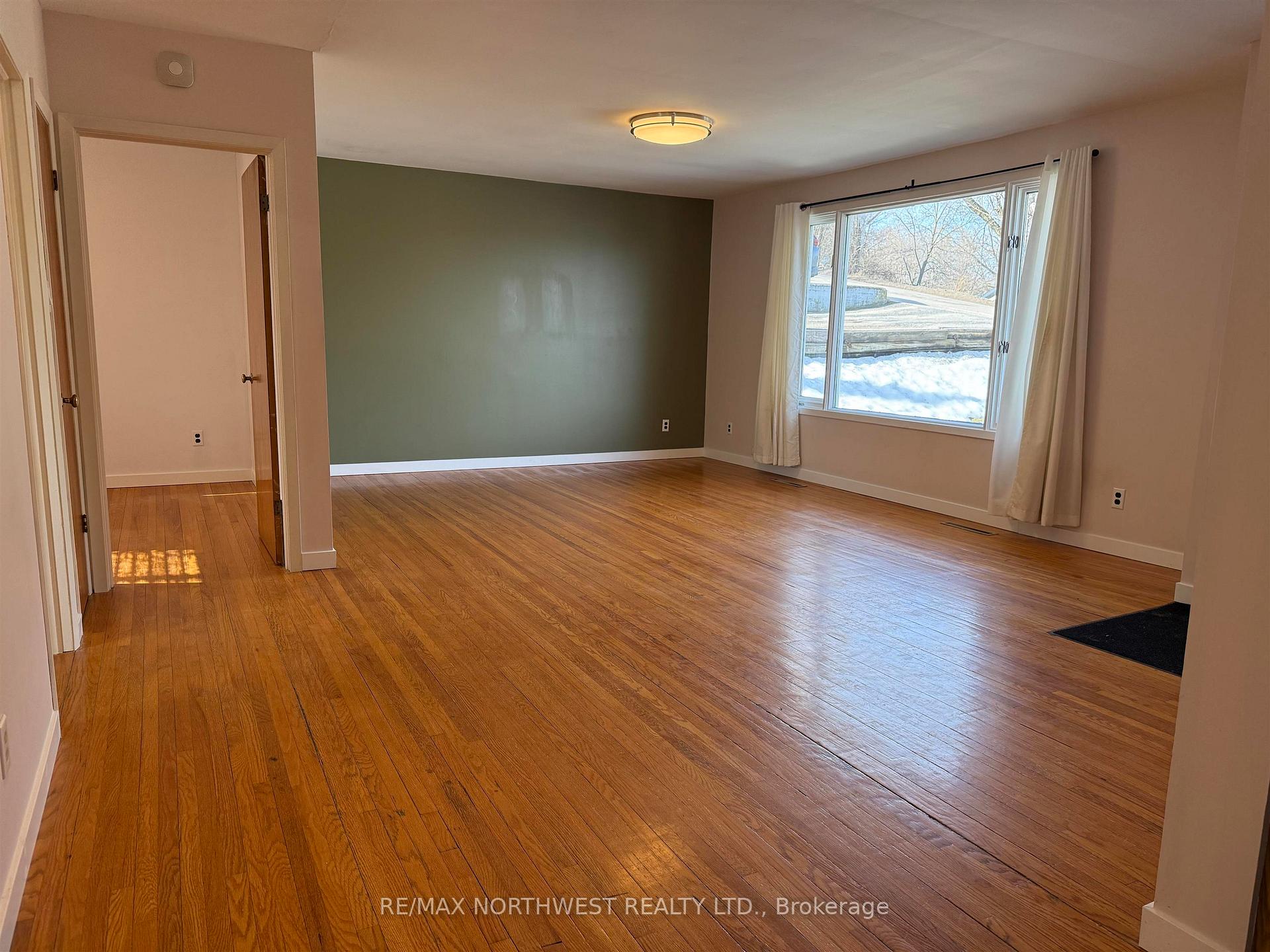Photo 7 of 513 Sixth Avenue S, Kenora, Lakeside — HOMEH