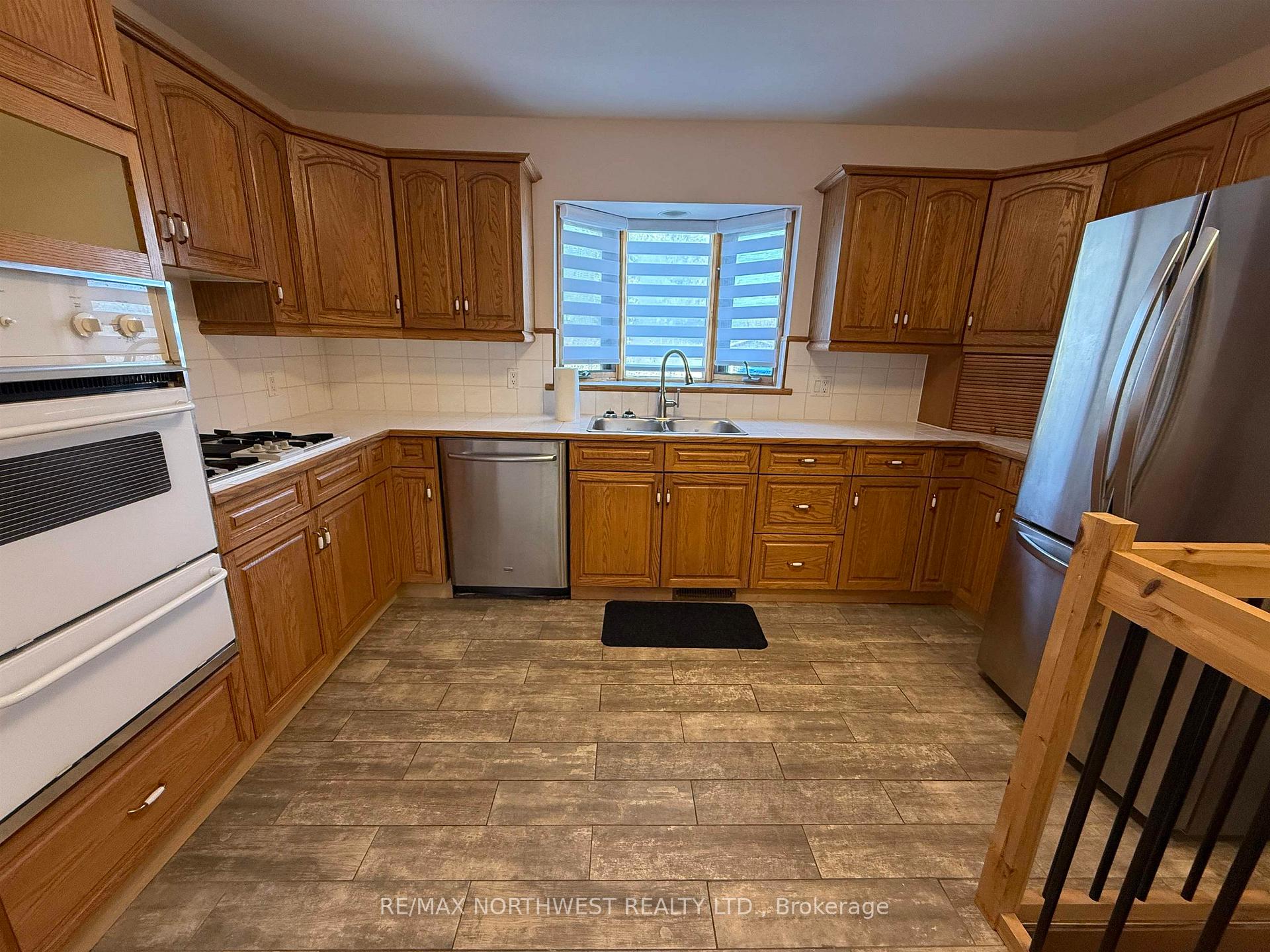 Photo 12 of 513 Sixth Avenue S, Kenora, Lakeside — HOMEH