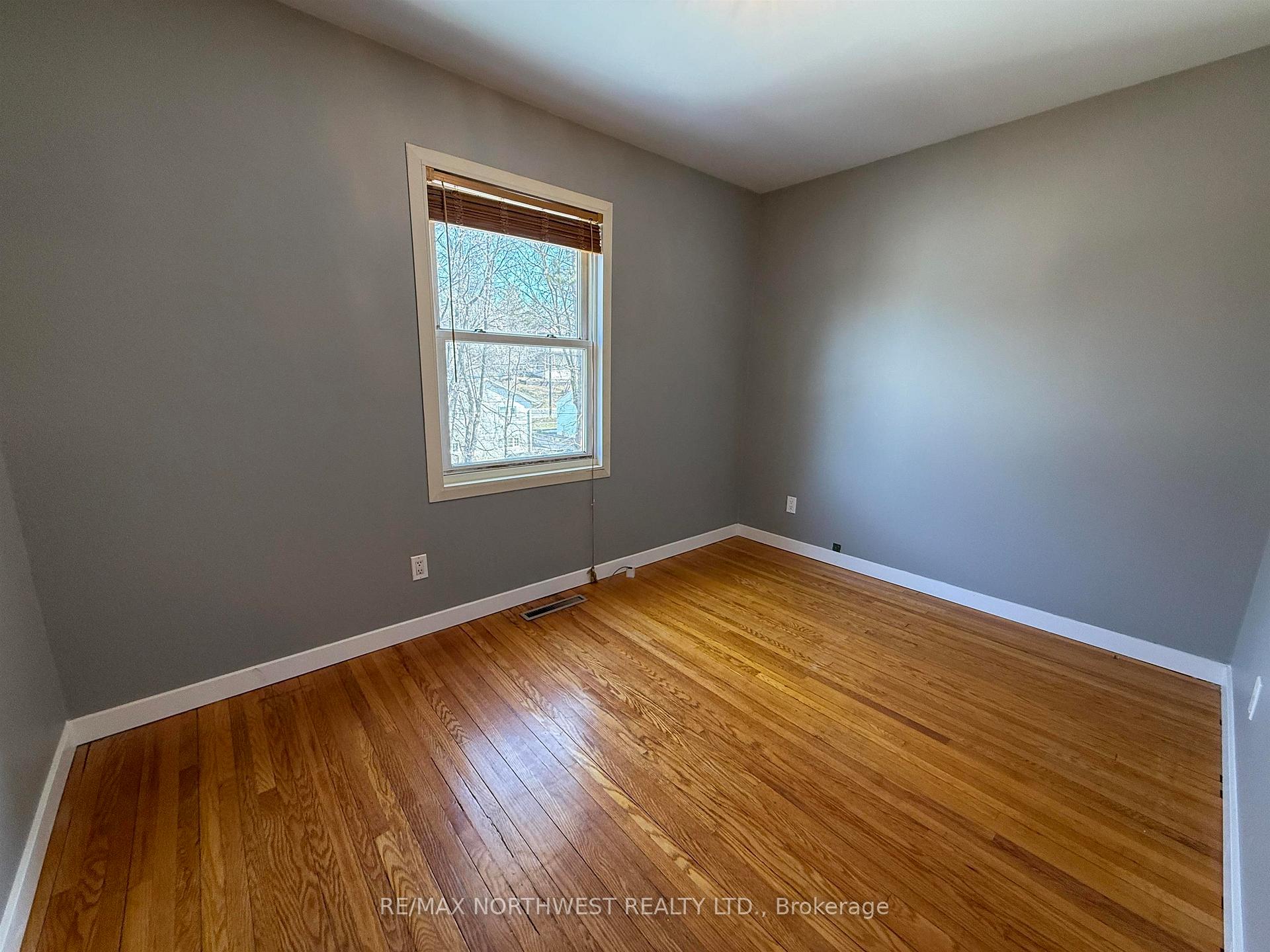 Photo 15 of 513 Sixth Avenue S, Kenora, Lakeside — HOMEH