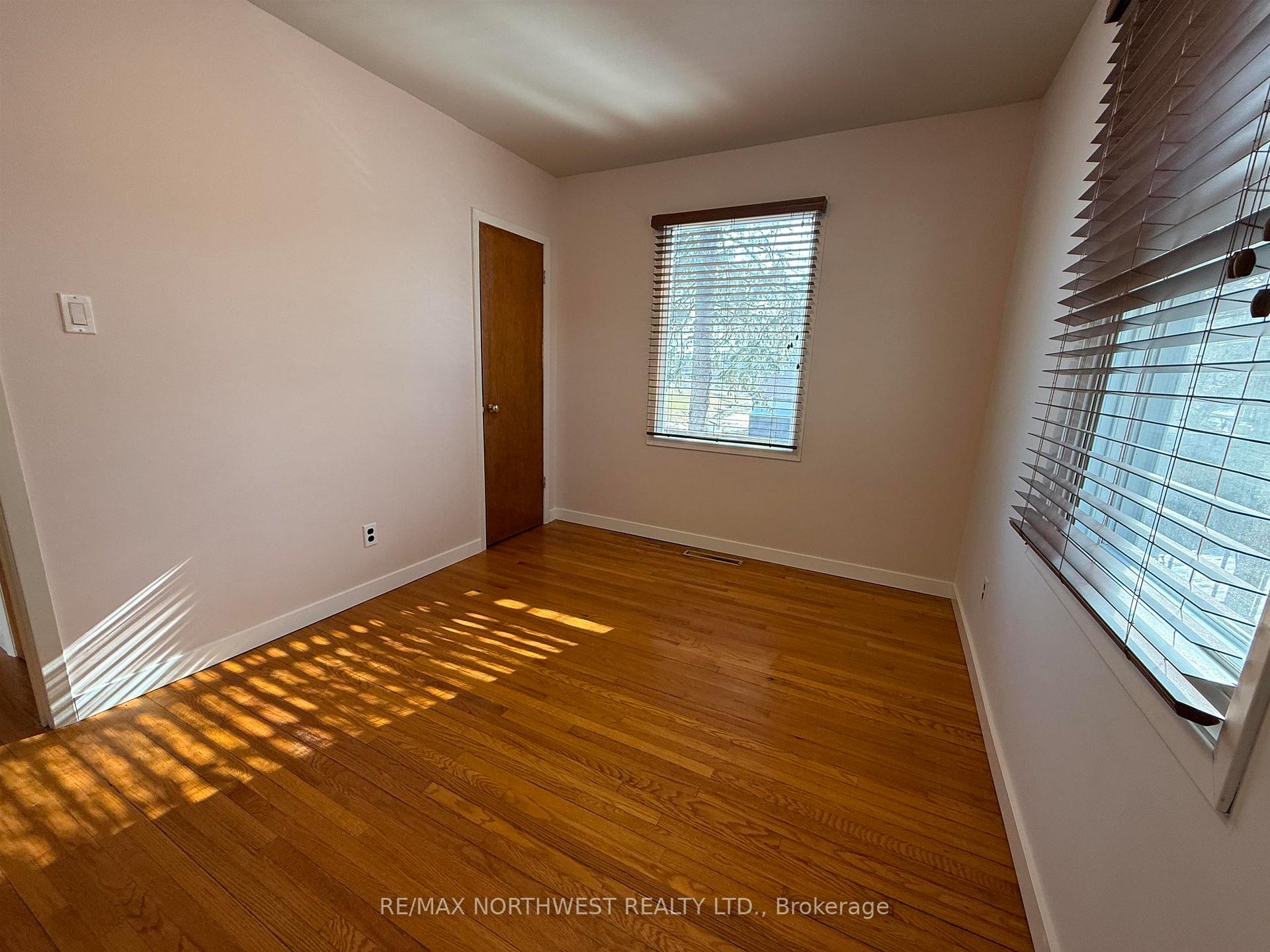Photo 17 of 513 Sixth Avenue S, Kenora, Lakeside — HOMEH