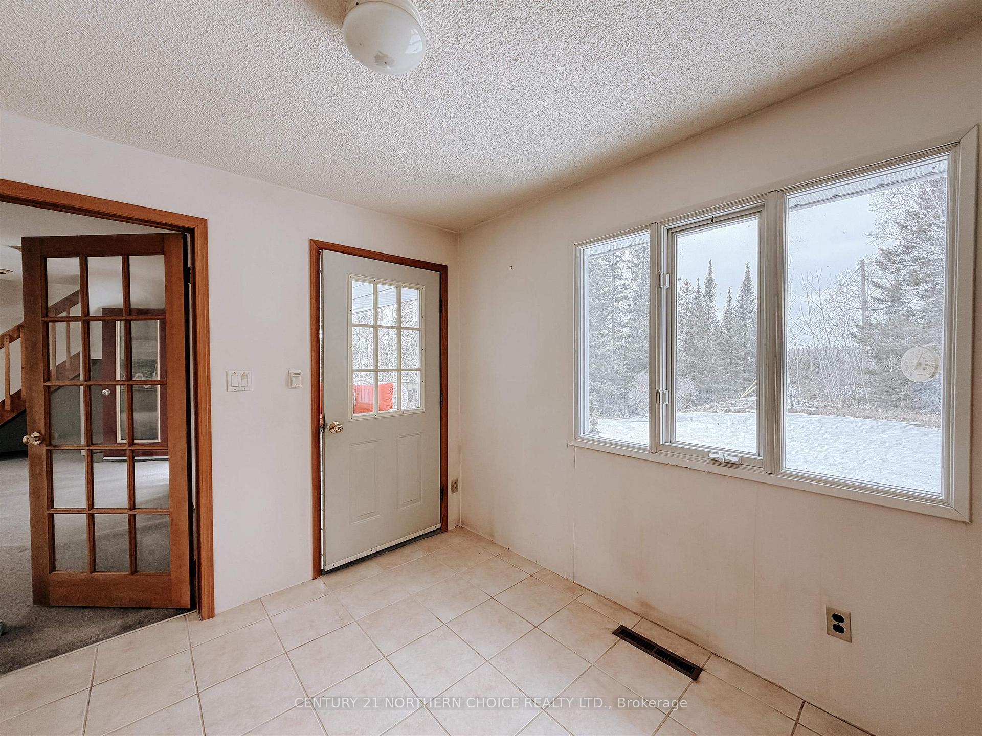 Photo 6 of 426 James Road, Kenora, Redditt Road East — HOMEH
