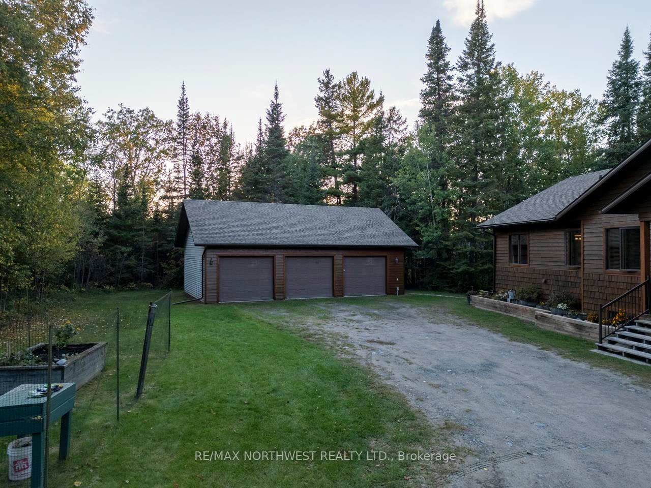 Photo 11 of 200 Penninsula Road, Kenora Remote Area, Lake of the Woods North — HOMEH