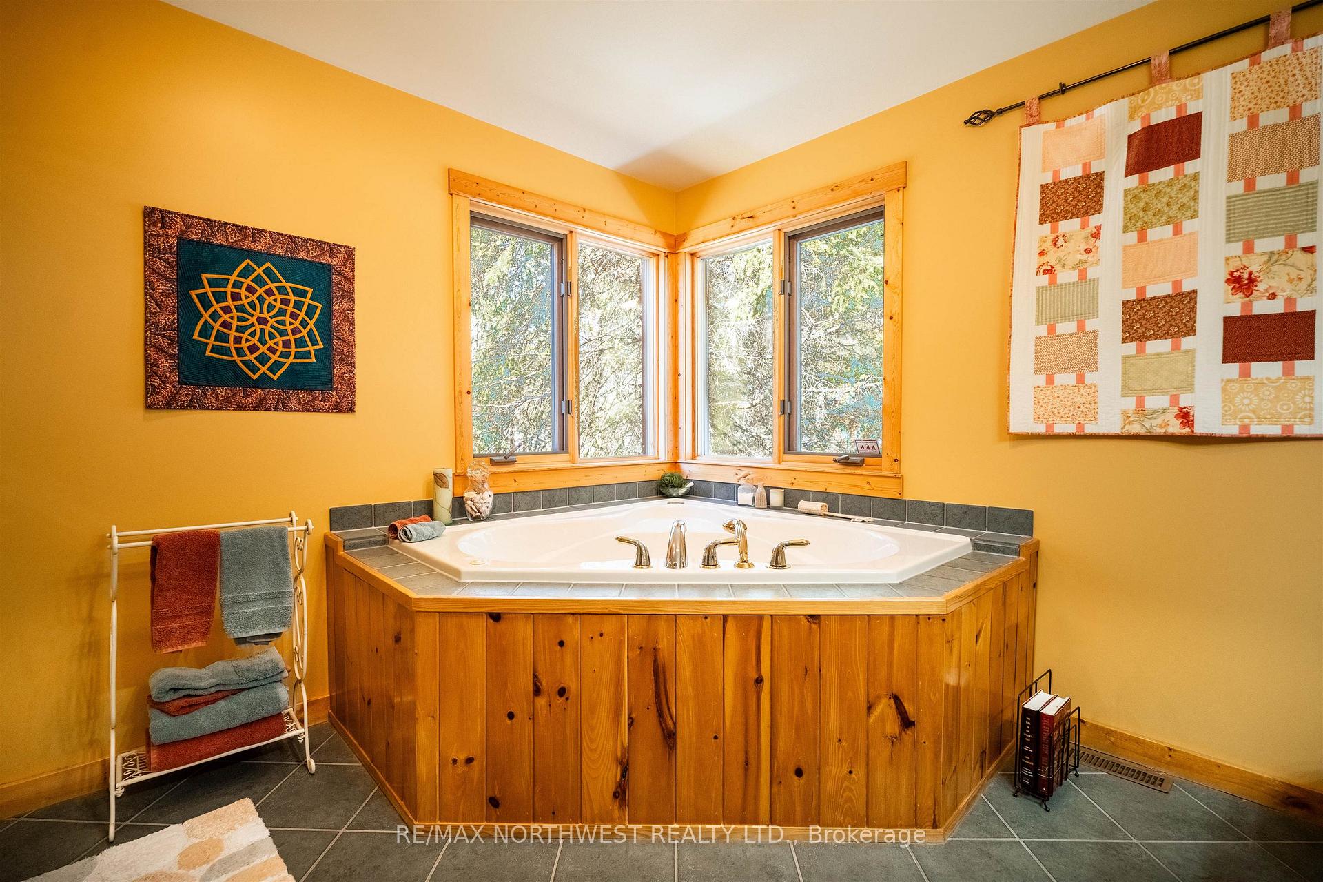 Photo 31 of 200 Penninsula Road, Kenora Remote Area, Lake of the Woods North — HOMEH