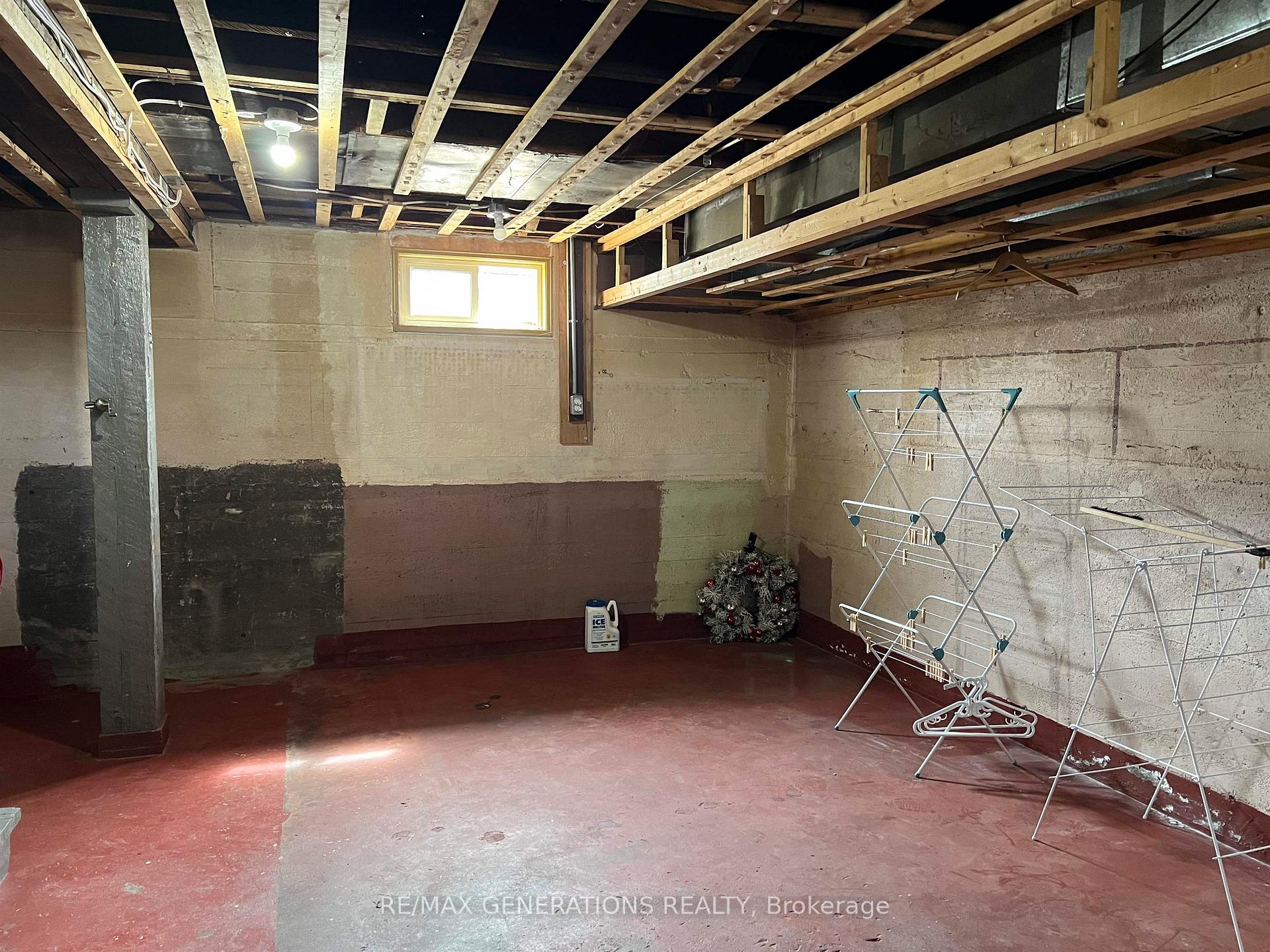 Photo 10 of 34 McCullough Street, Marathon — HOMEH