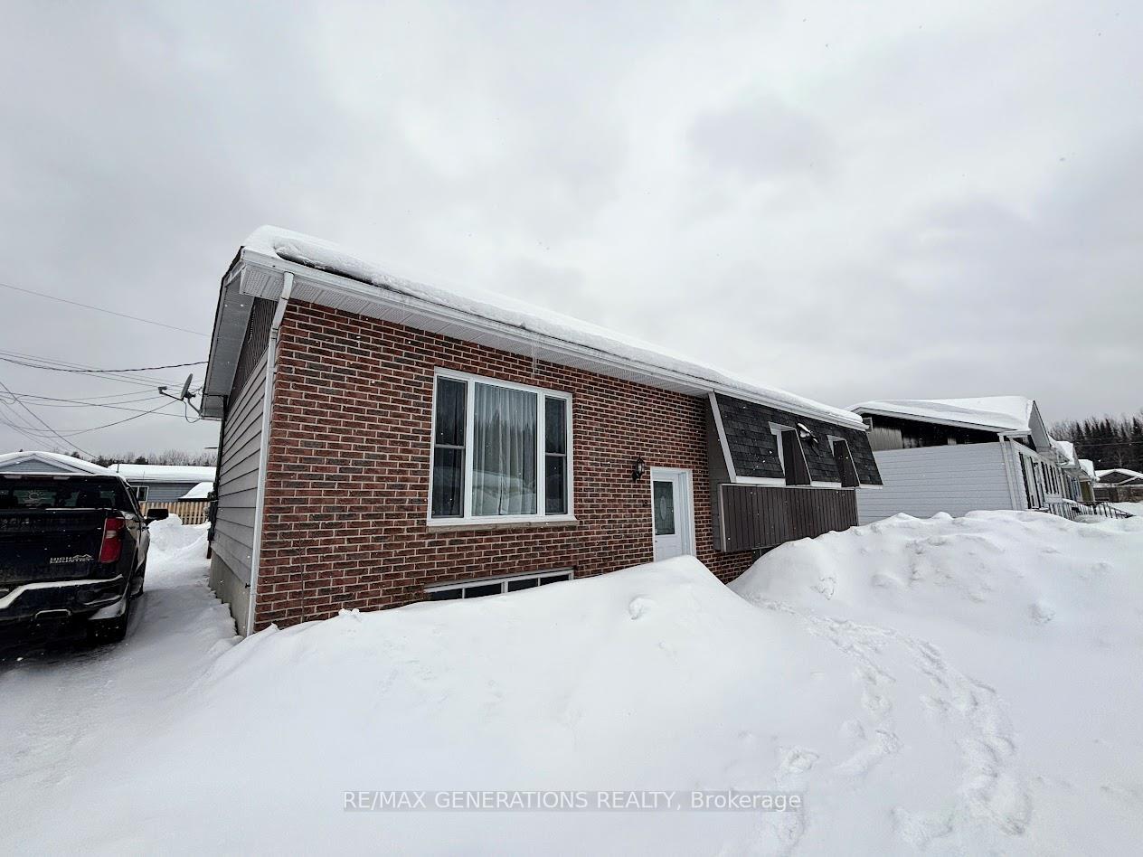 Photo 1 of 18 Wendego Street, Manitouwadge — HOMEH