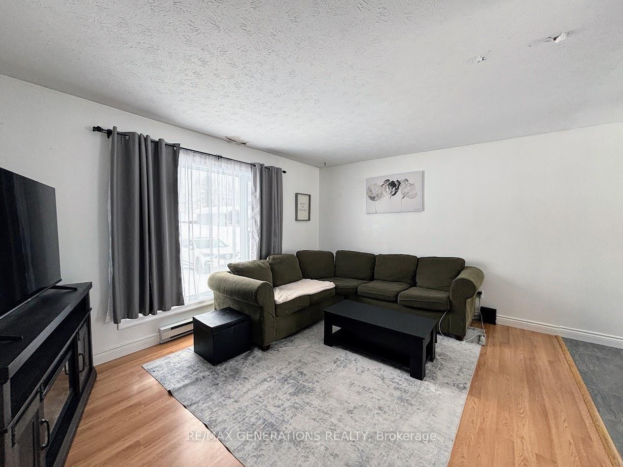 Photo 5 of 18 Wendego Street, Manitouwadge — HOMEH
