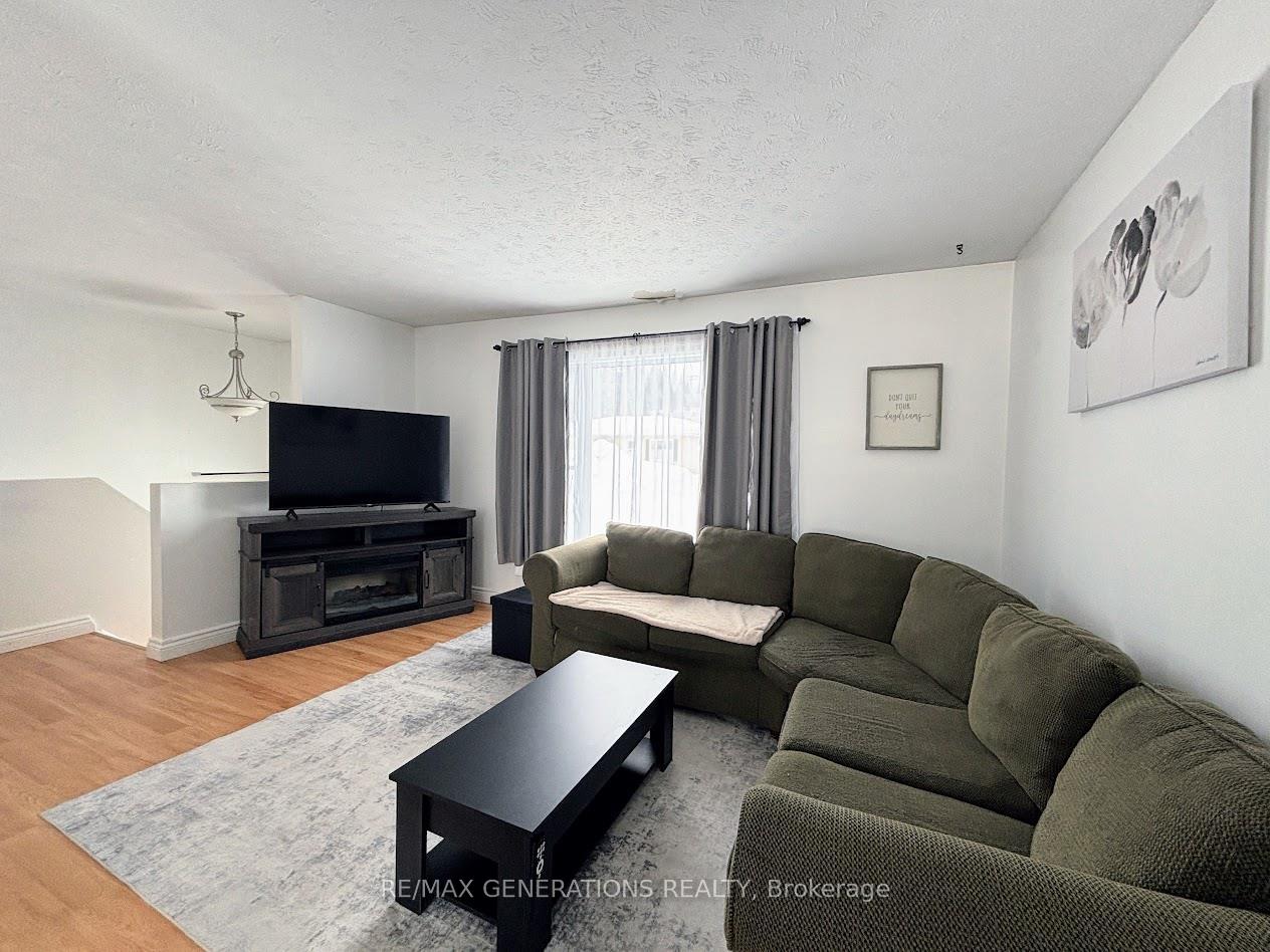 Photo 6 of 18 Wendego Street, Manitouwadge — HOMEH
