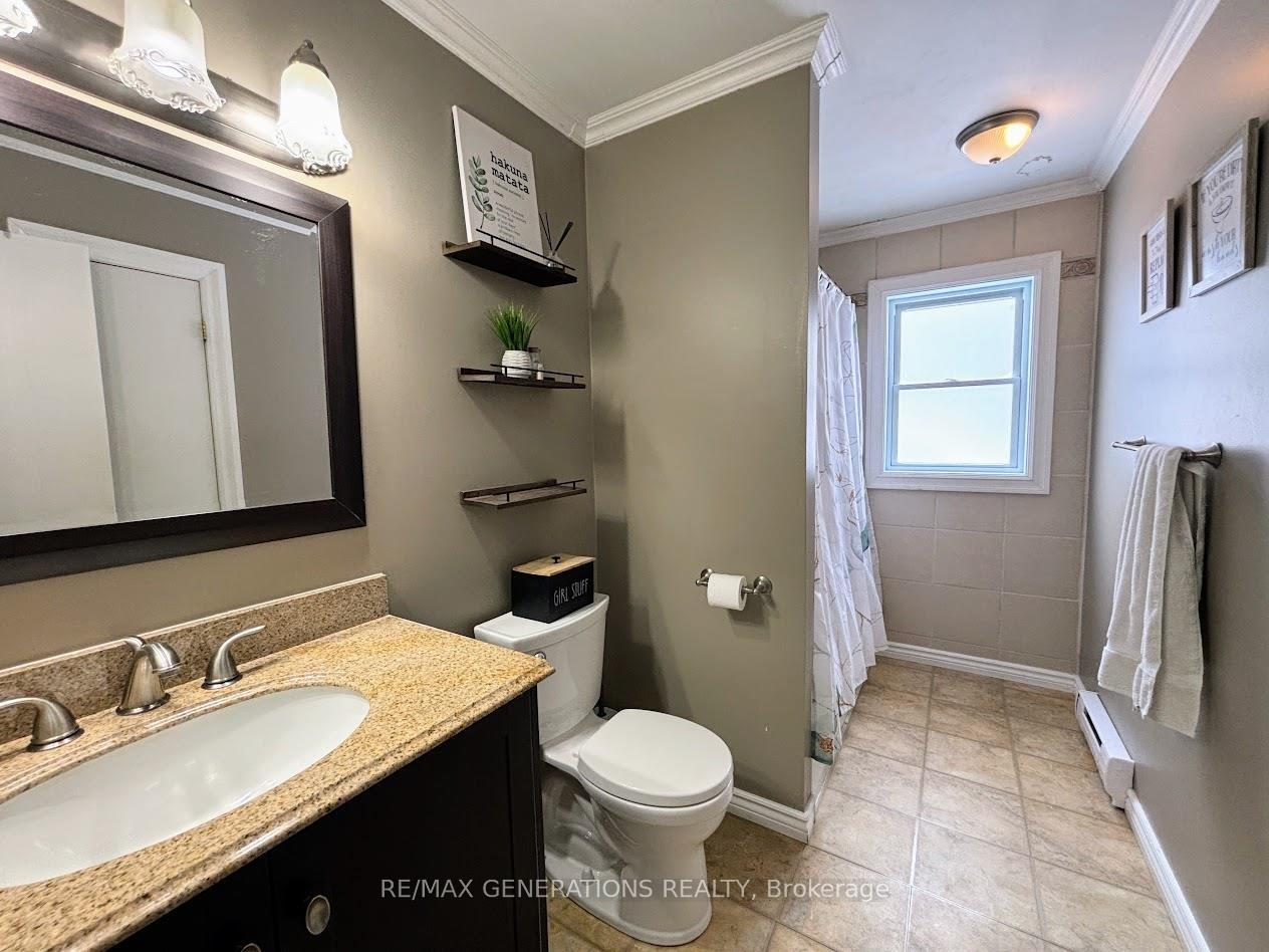 Photo 16 of 18 Wendego Street, Manitouwadge — HOMEH