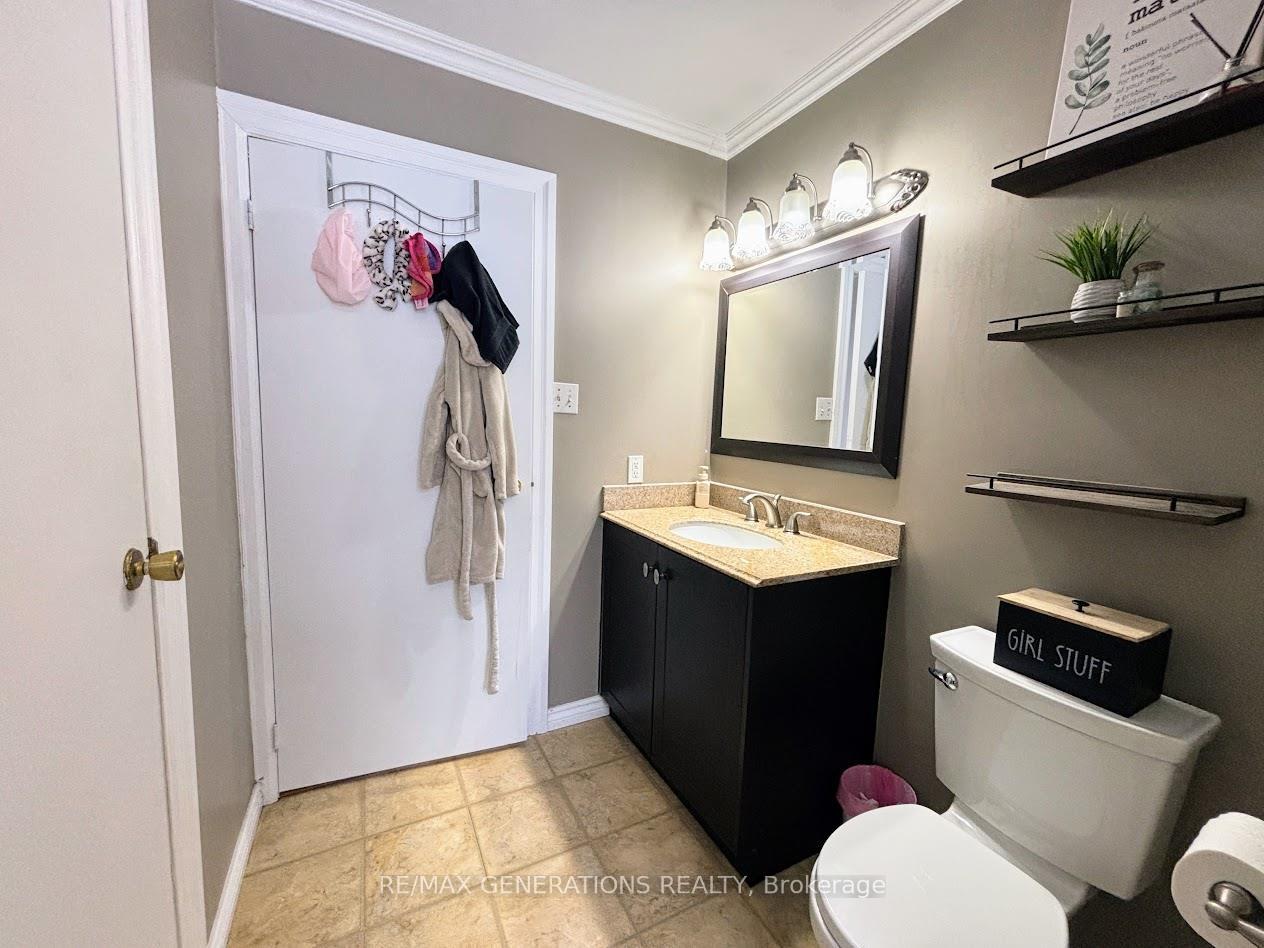 Photo 17 of 18 Wendego Street, Manitouwadge — HOMEH
