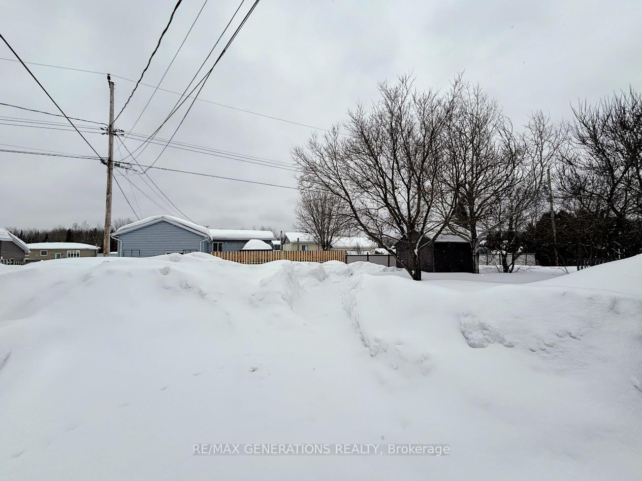 Photo 31 of 18 Wendego Street, Manitouwadge — HOMEH