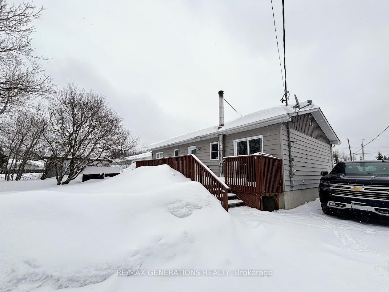 Photo 33 of 18 Wendego Street, Manitouwadge — HOMEH