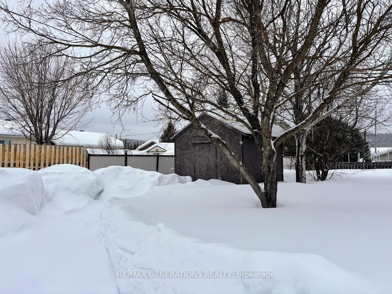 Photo 34 of 18 Wendego Street, Manitouwadge — HOMEH