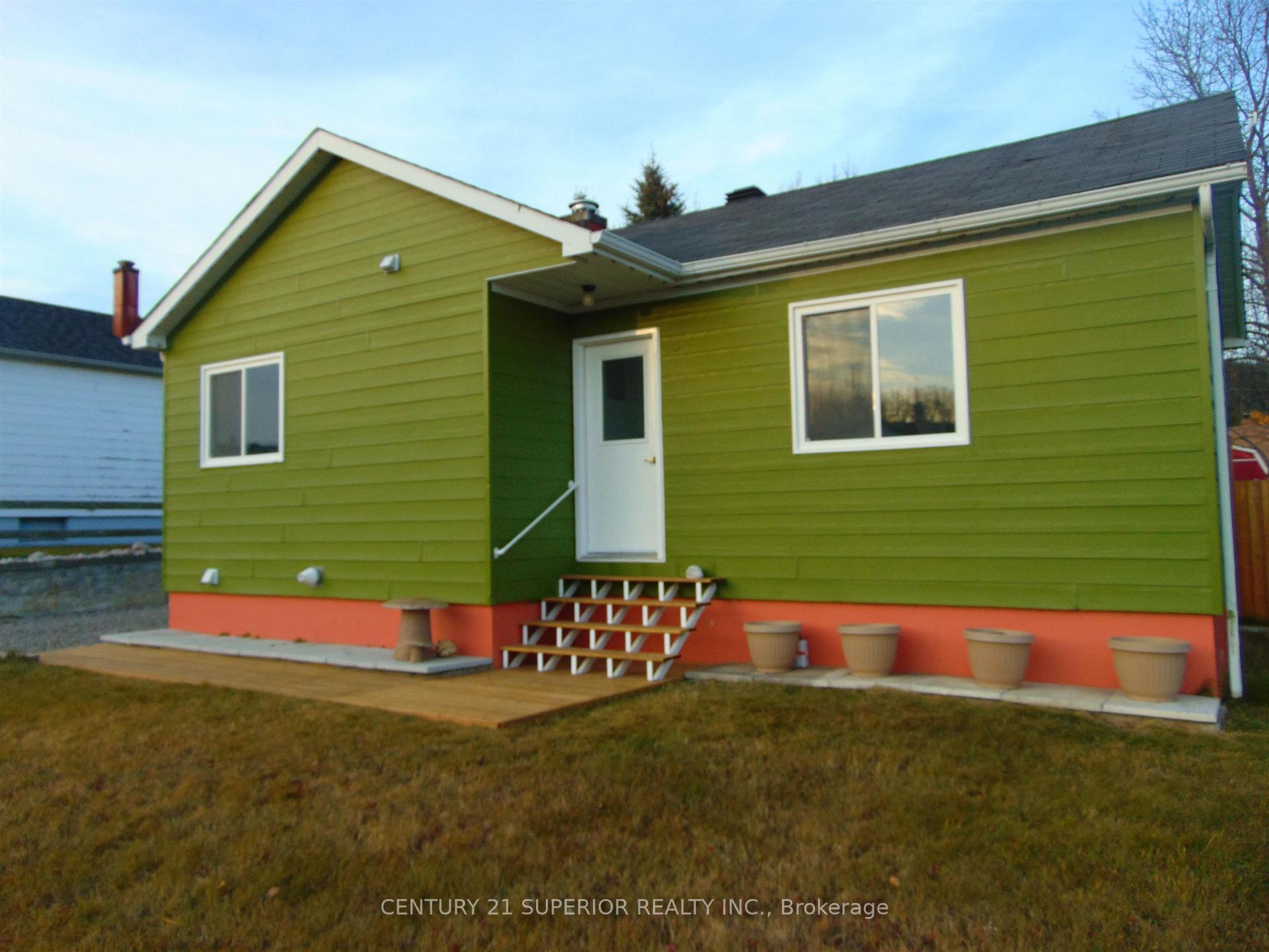 Photo 2 of 5 Falcon Drive, Manitouwadge — HOMEH