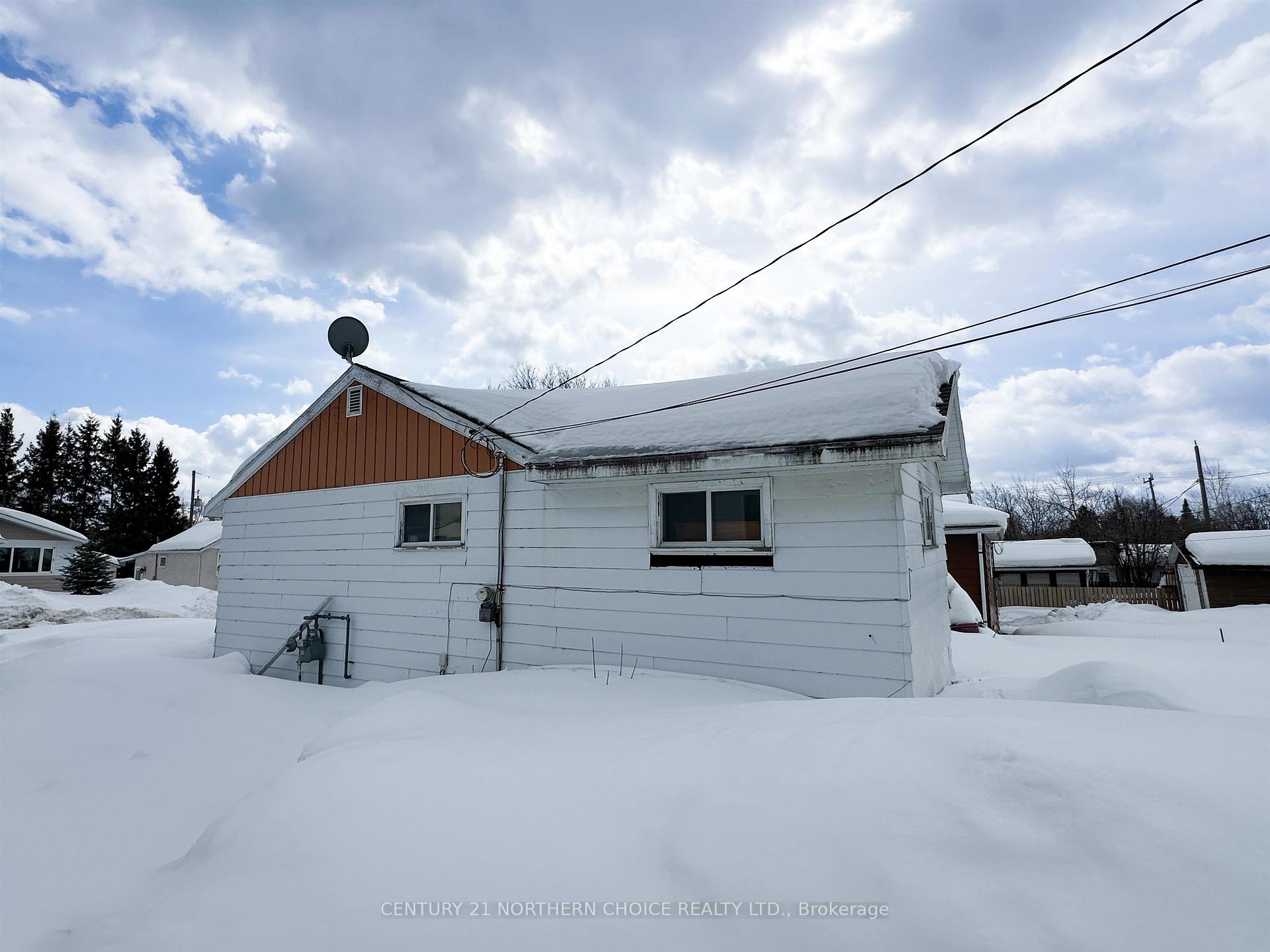 Photo 3 of 77 Dickenson Road, Red Lake — HOMEH
