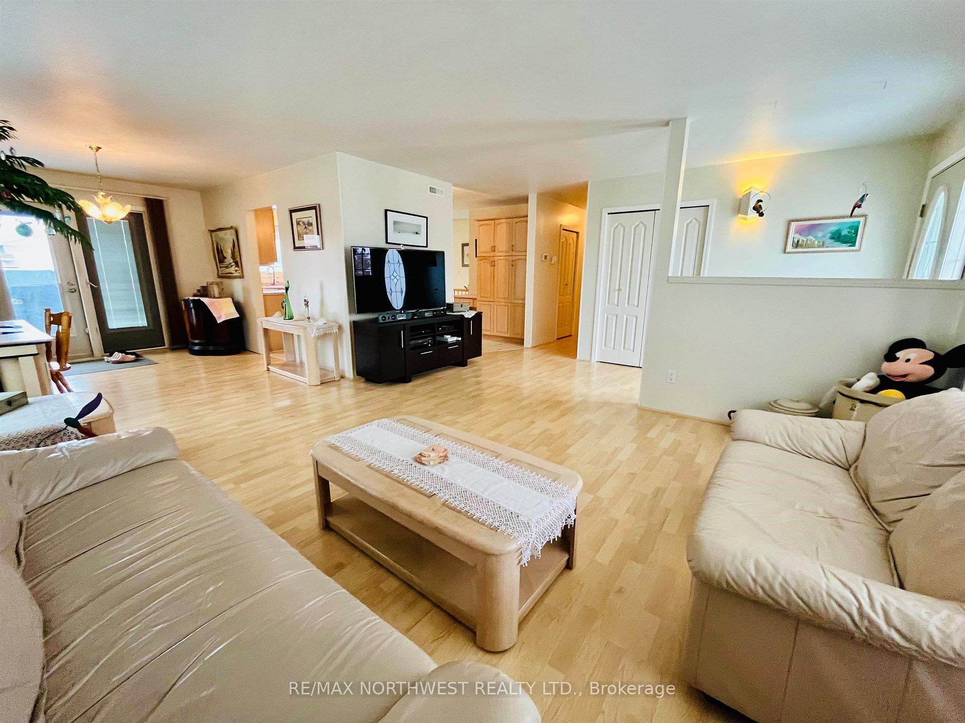 Photo 9 of 1125 Second St. E. E, Fort Frances — HOMEH
