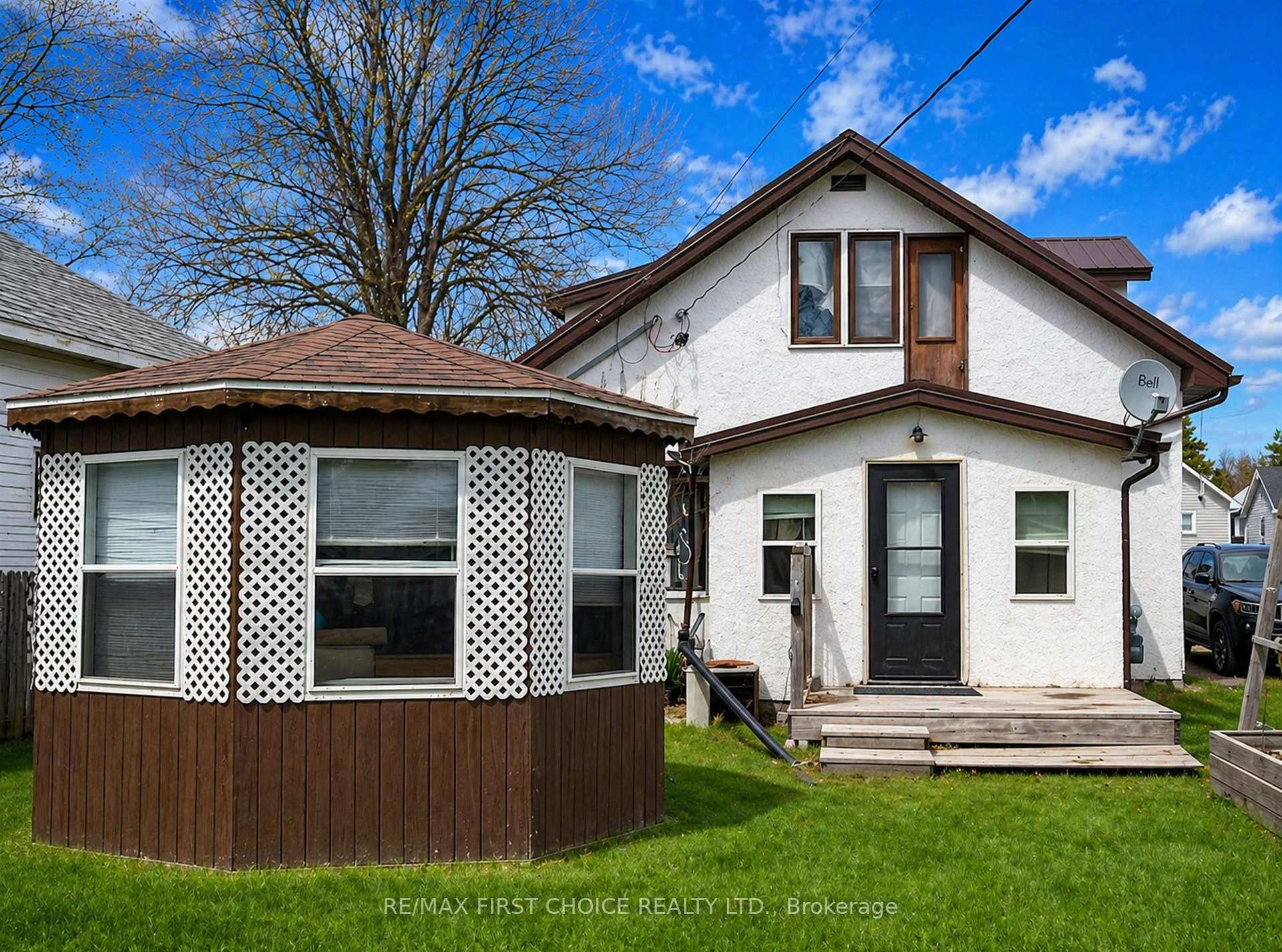 Photo 2 of 1025 Second Street E, Fort Frances — HOMEH