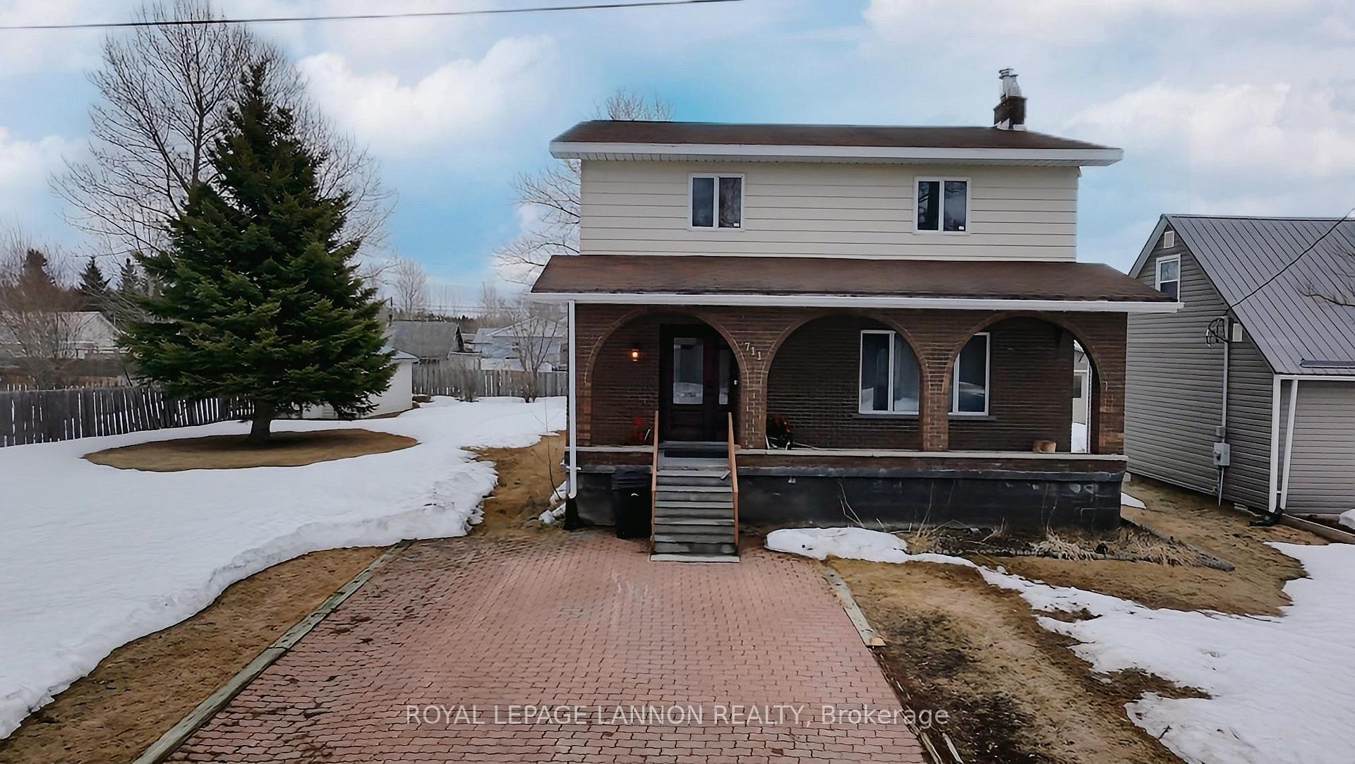 Photo 2 of 711 First Street W, Greenstone — HOMEH