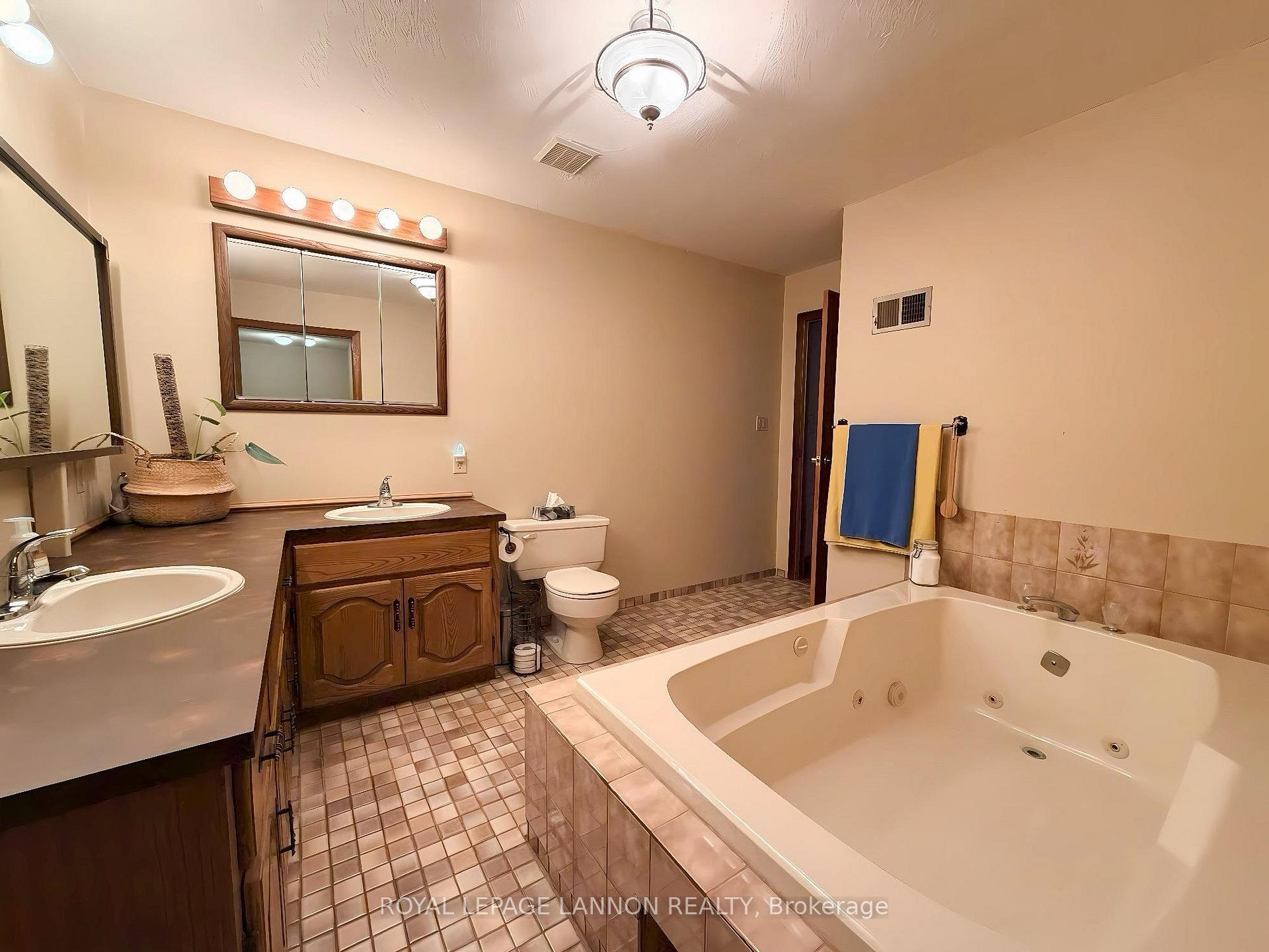 Photo 20 of 711 First Street W, Greenstone — HOMEH