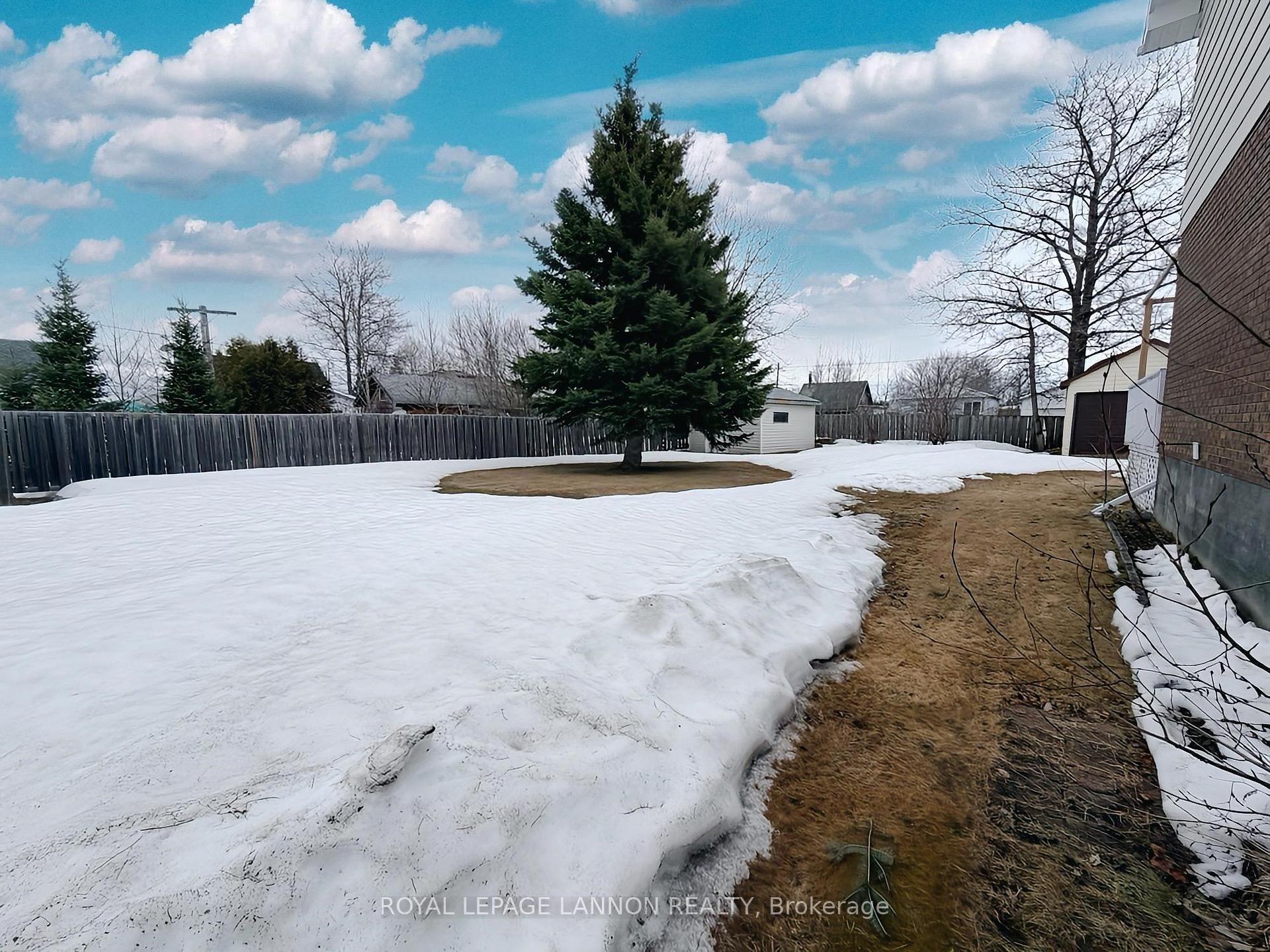 Photo 25 of 711 First Street W, Greenstone — HOMEH