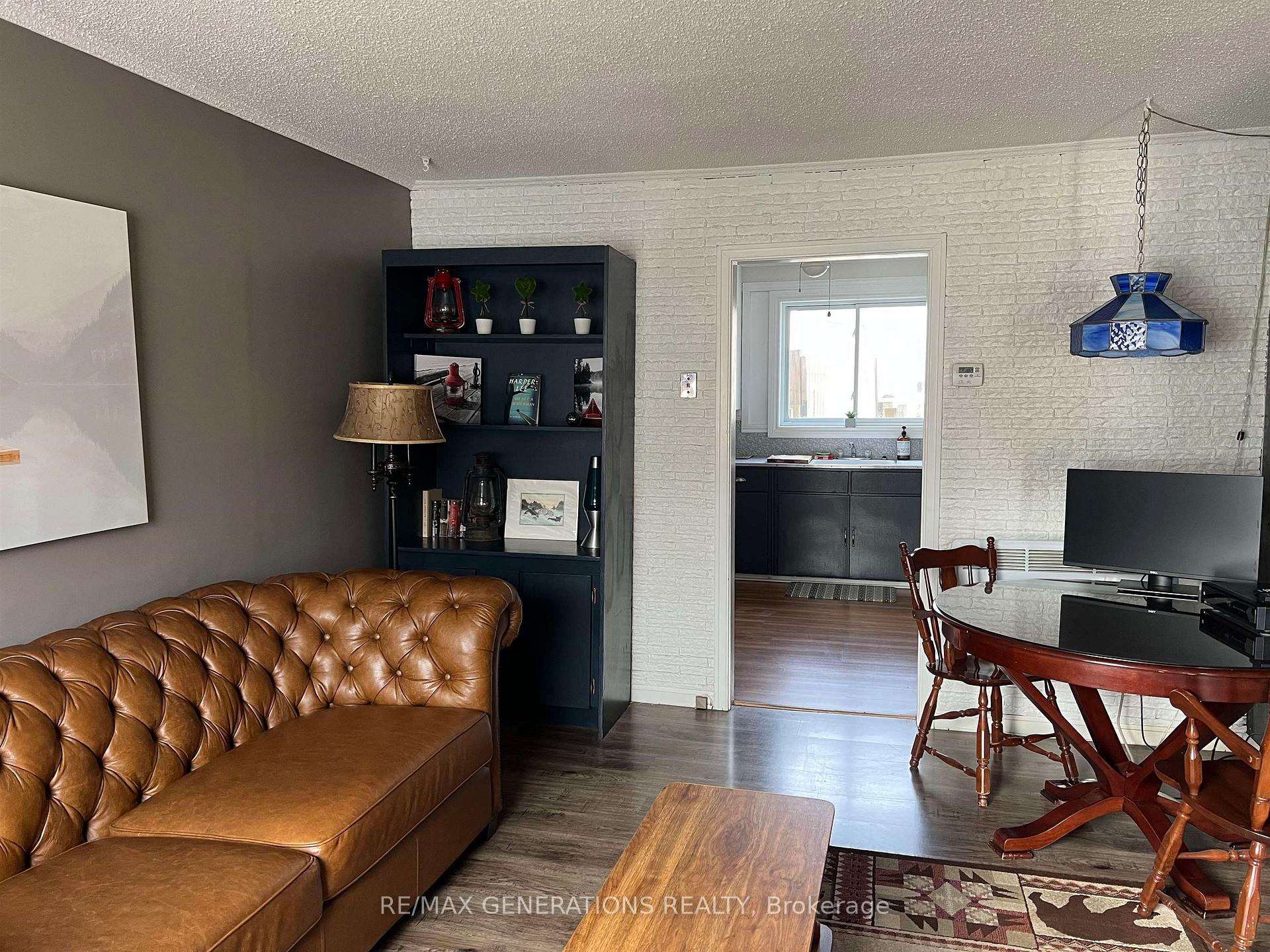 Photo 3 of 30 McCullough Street, Marathon — HOMEH