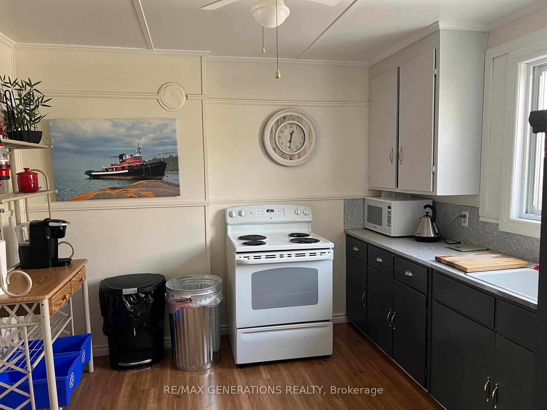 Photo 4 of 30 McCullough Street, Marathon — HOMEH