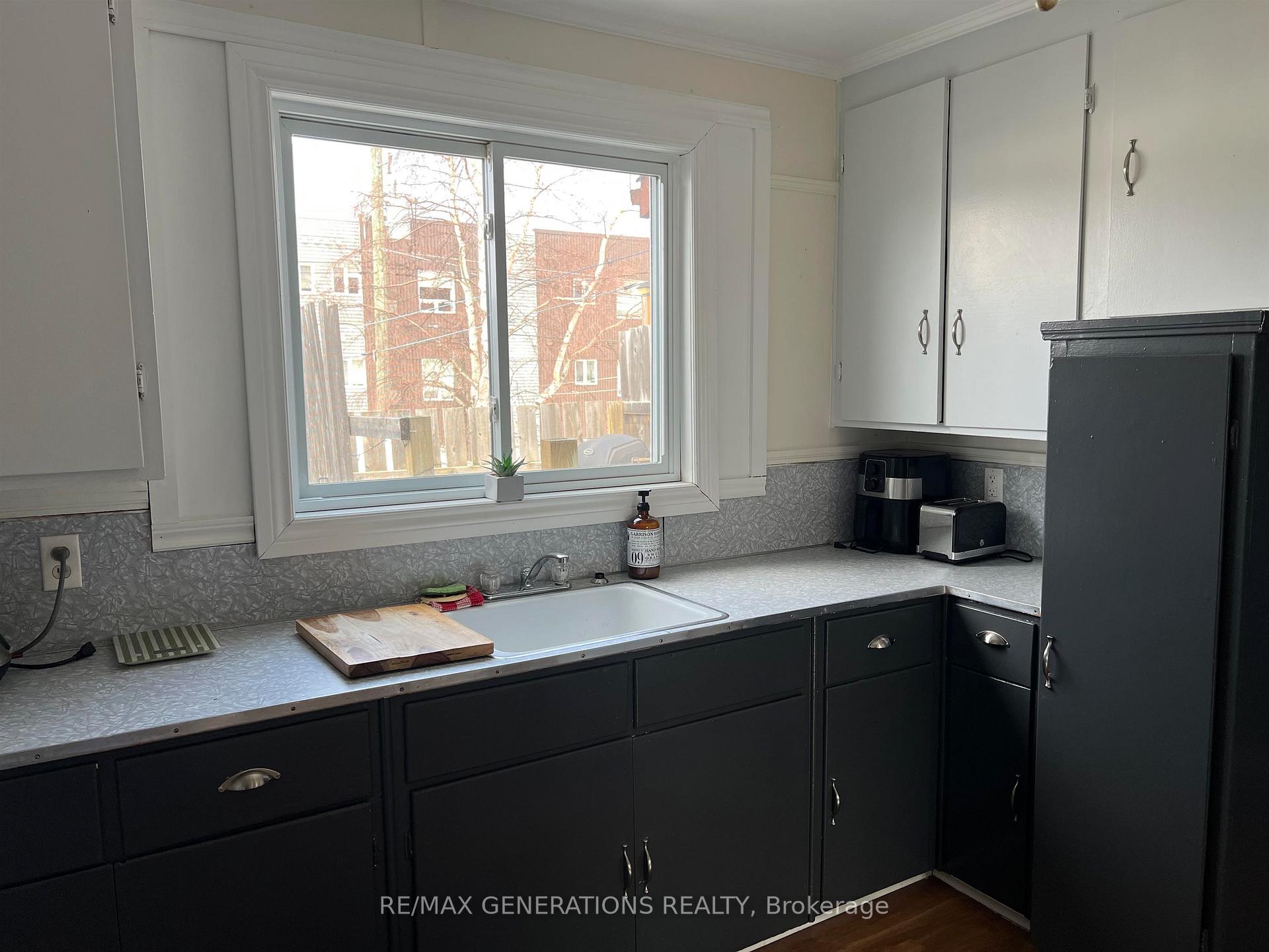 Photo 5 of 30 McCullough Street, Marathon — HOMEH