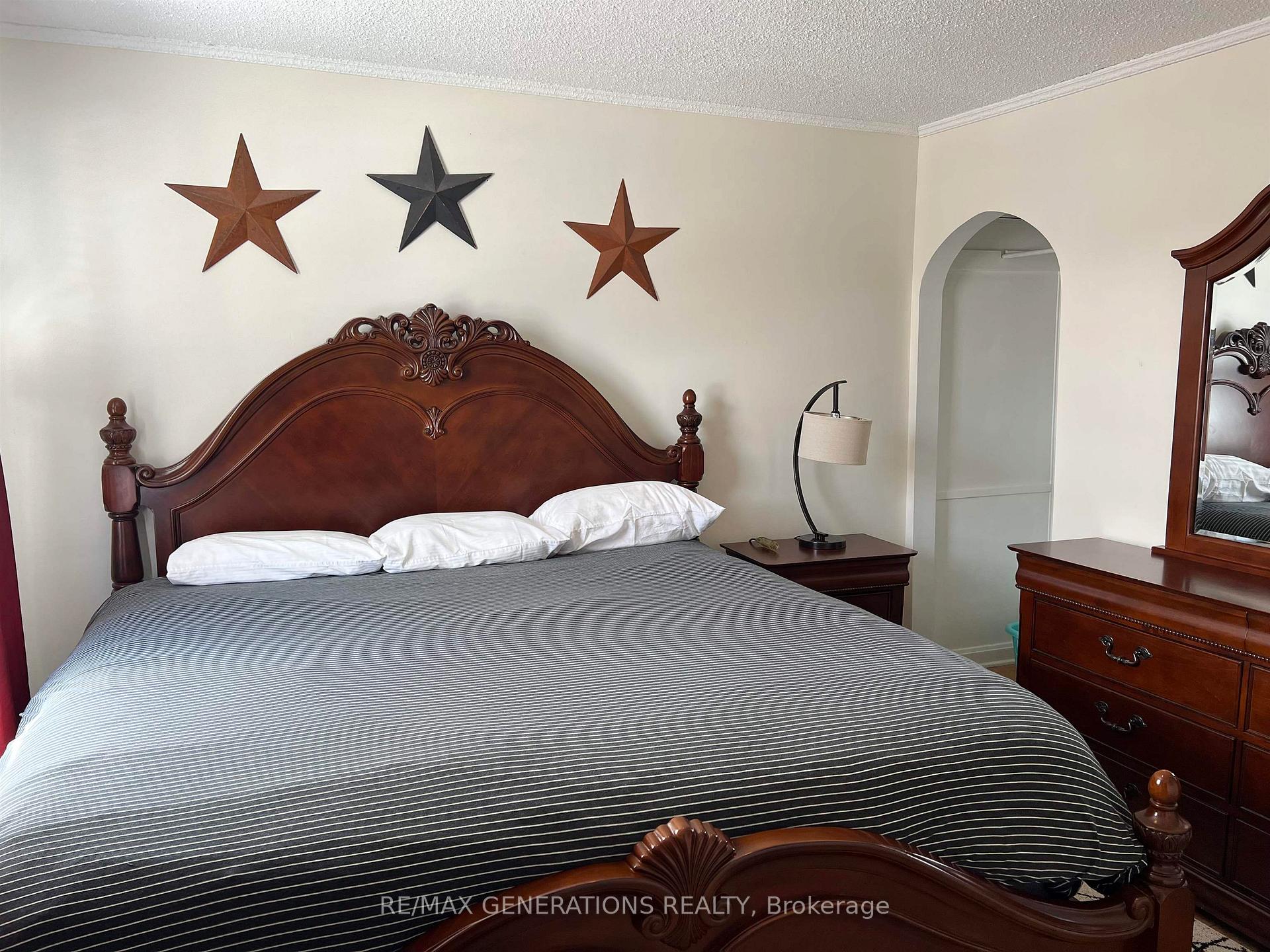 Photo 6 of 30 McCullough Street, Marathon — HOMEH