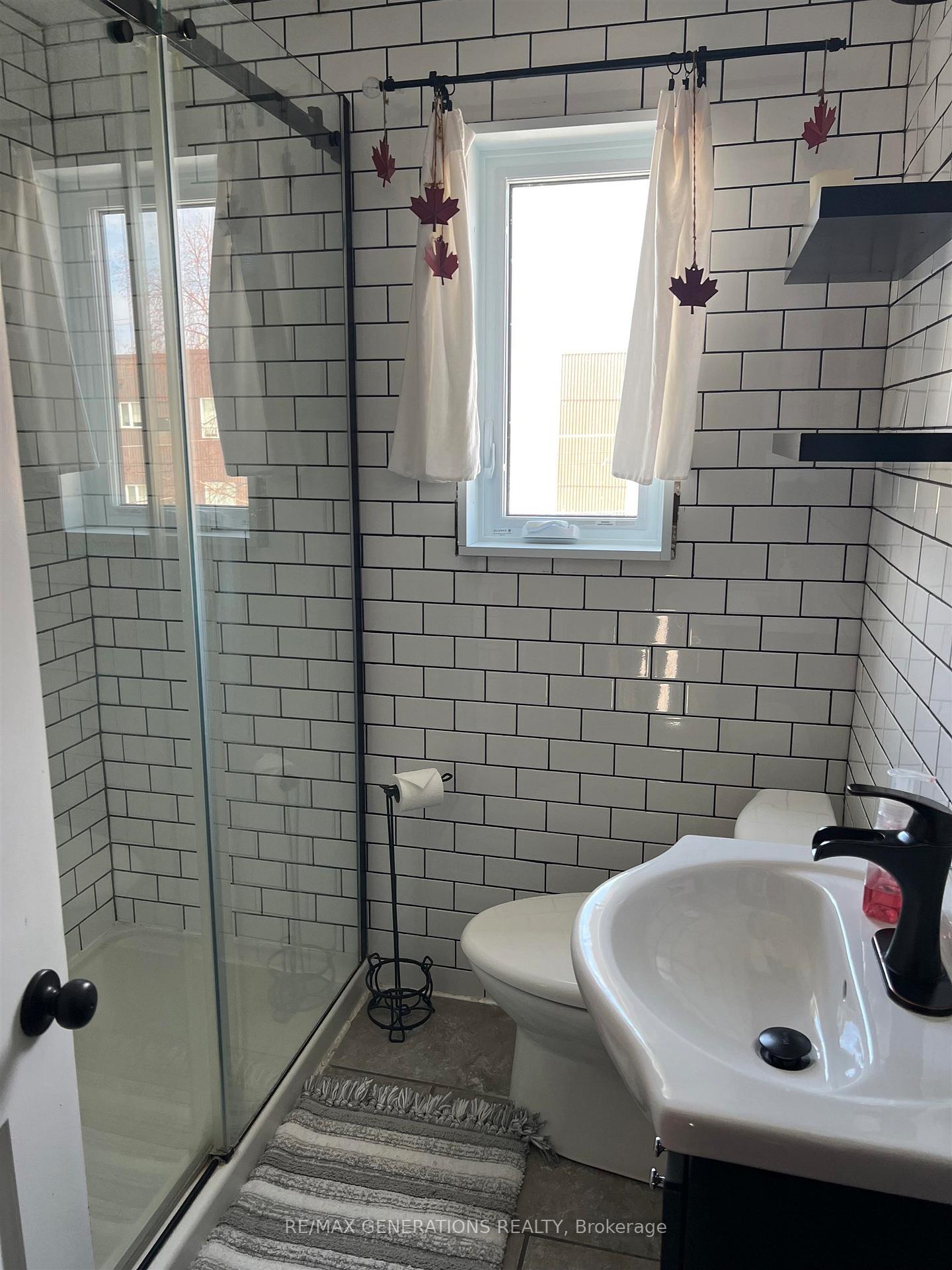 Photo 10 of 30 McCullough Street, Marathon — HOMEH