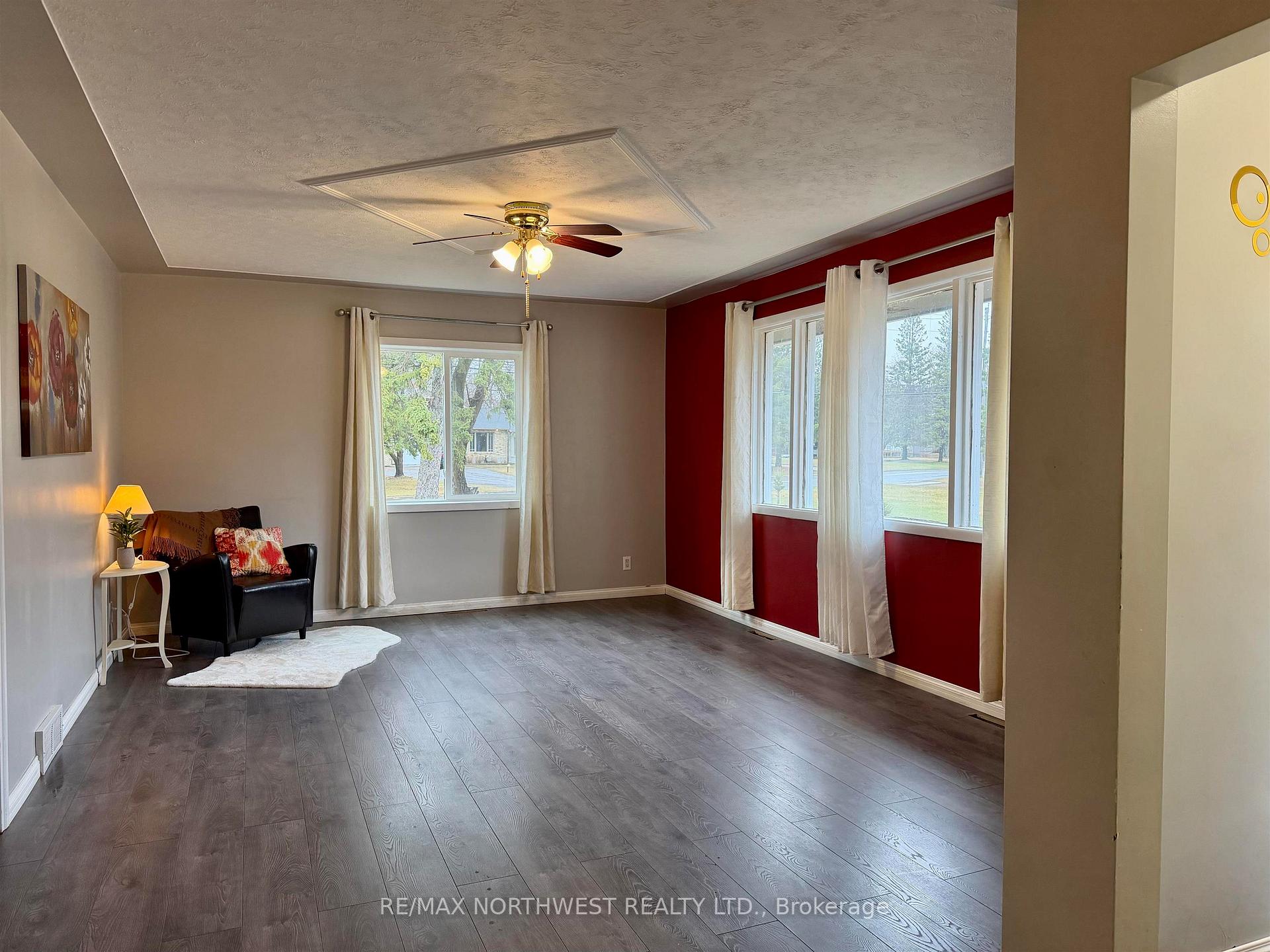 Photo 3 of 1653 Sunset Drive, Fort Frances — HOMEH