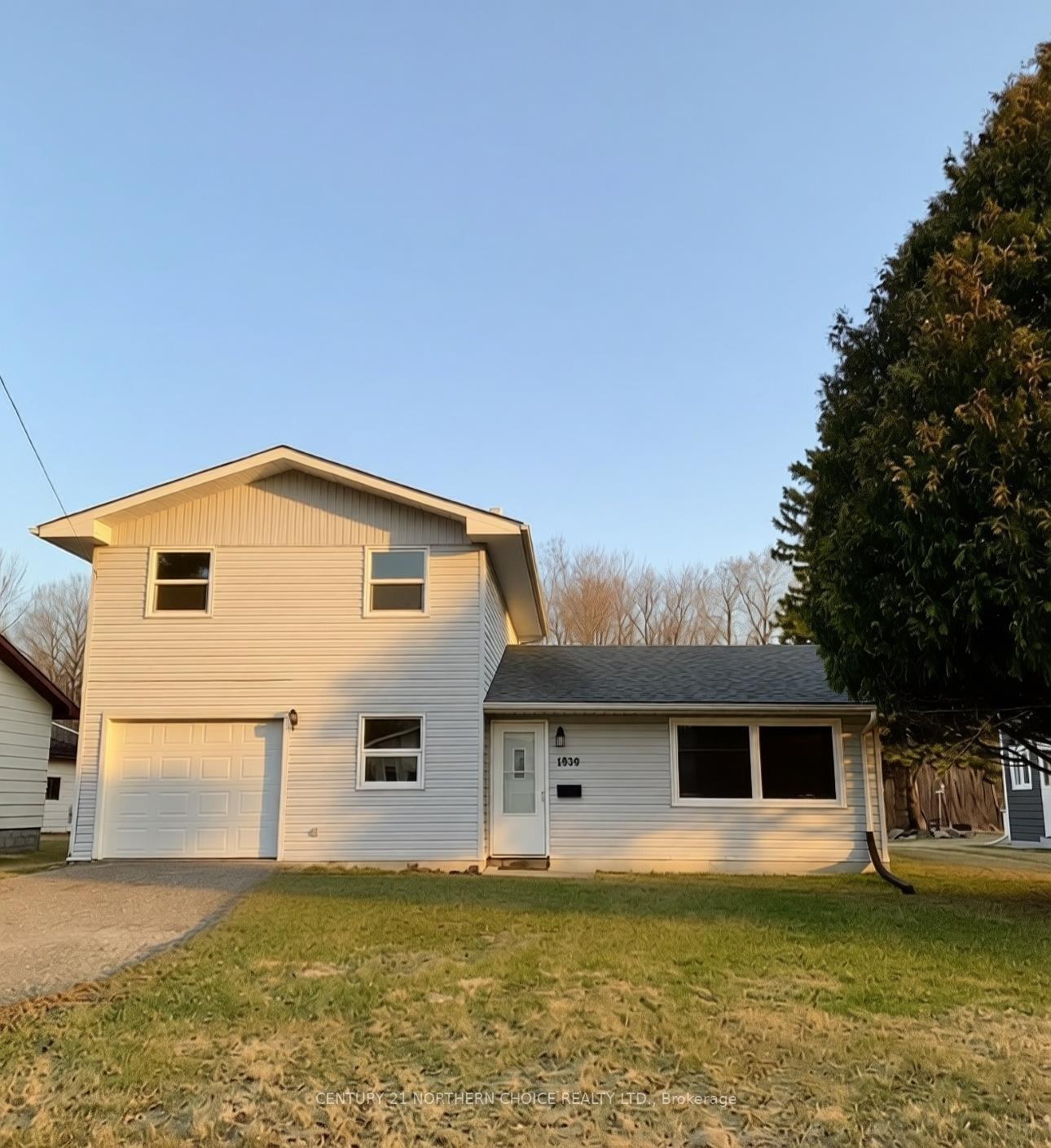 Photo 1 of 1039 Williams Avenue, Fort Frances — HOMEH