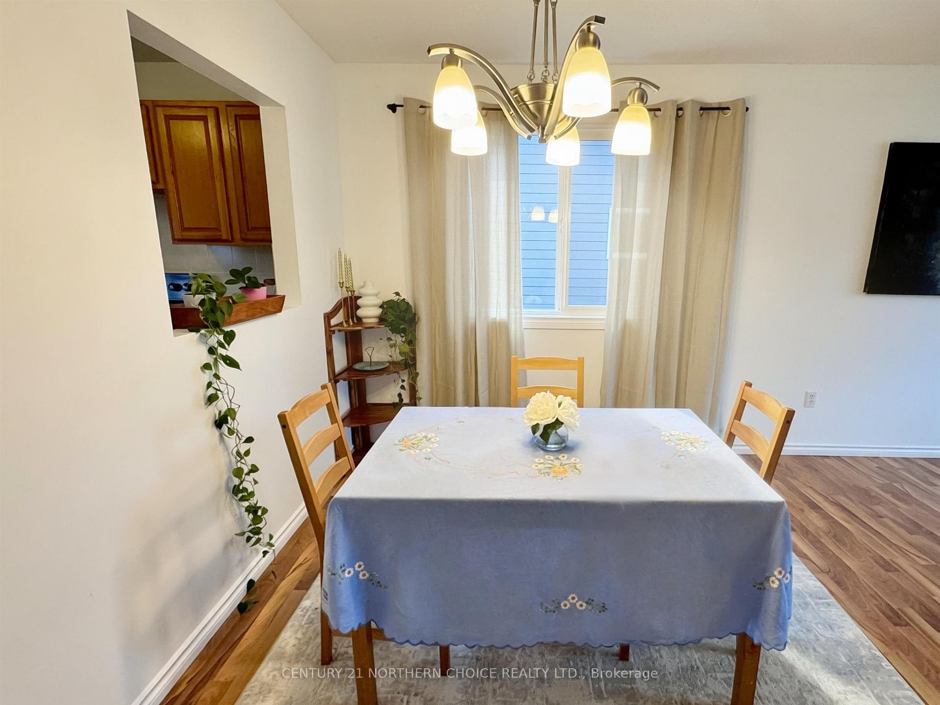 Photo 8 of 1039 Williams Avenue, Fort Frances — HOMEH