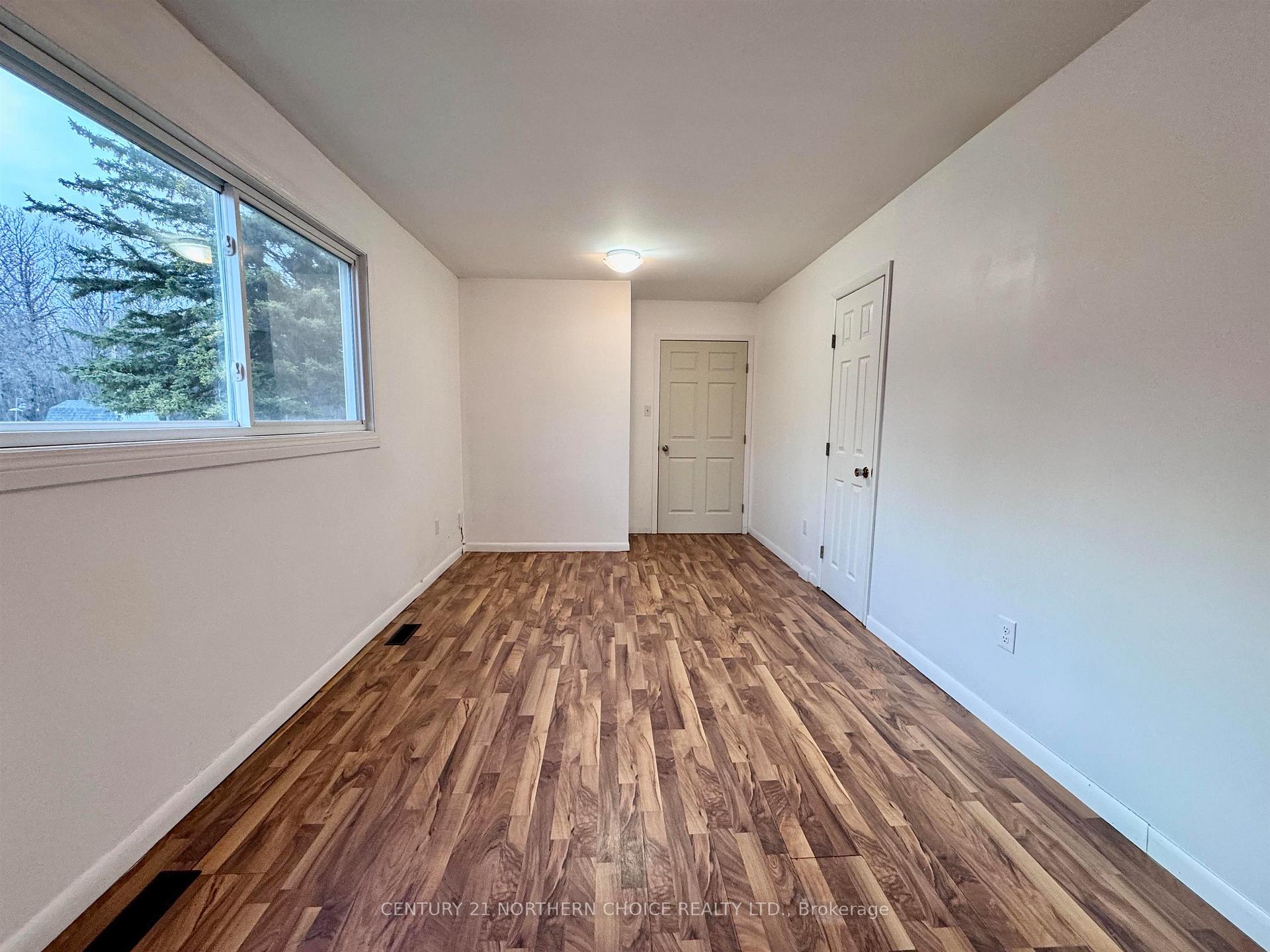 Photo 12 of 1039 Williams Avenue, Fort Frances — HOMEH