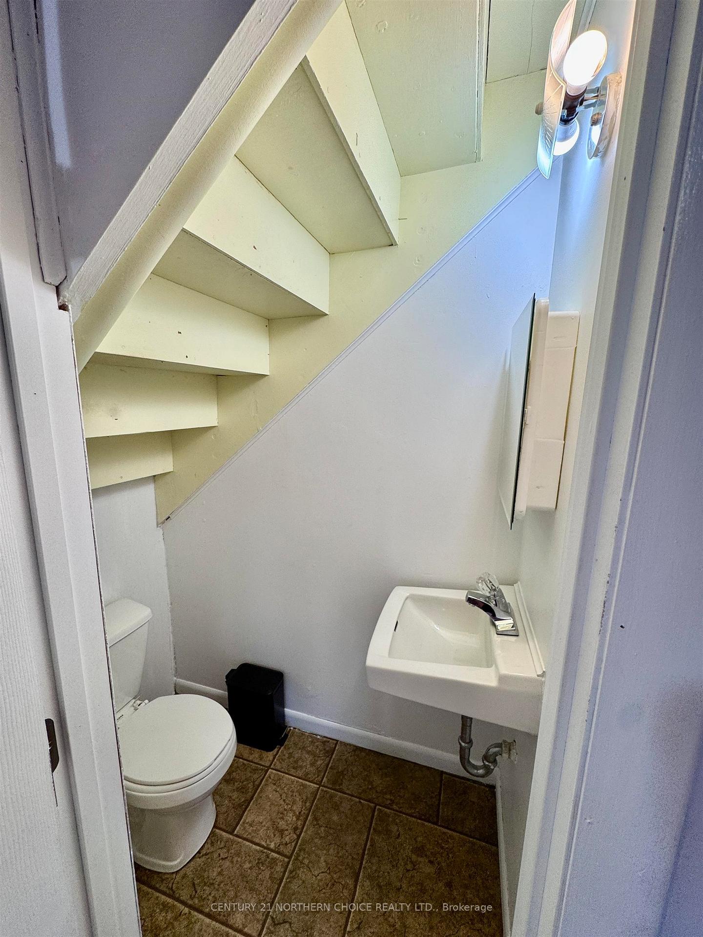 Photo 13 of 1039 Williams Avenue, Fort Frances — HOMEH