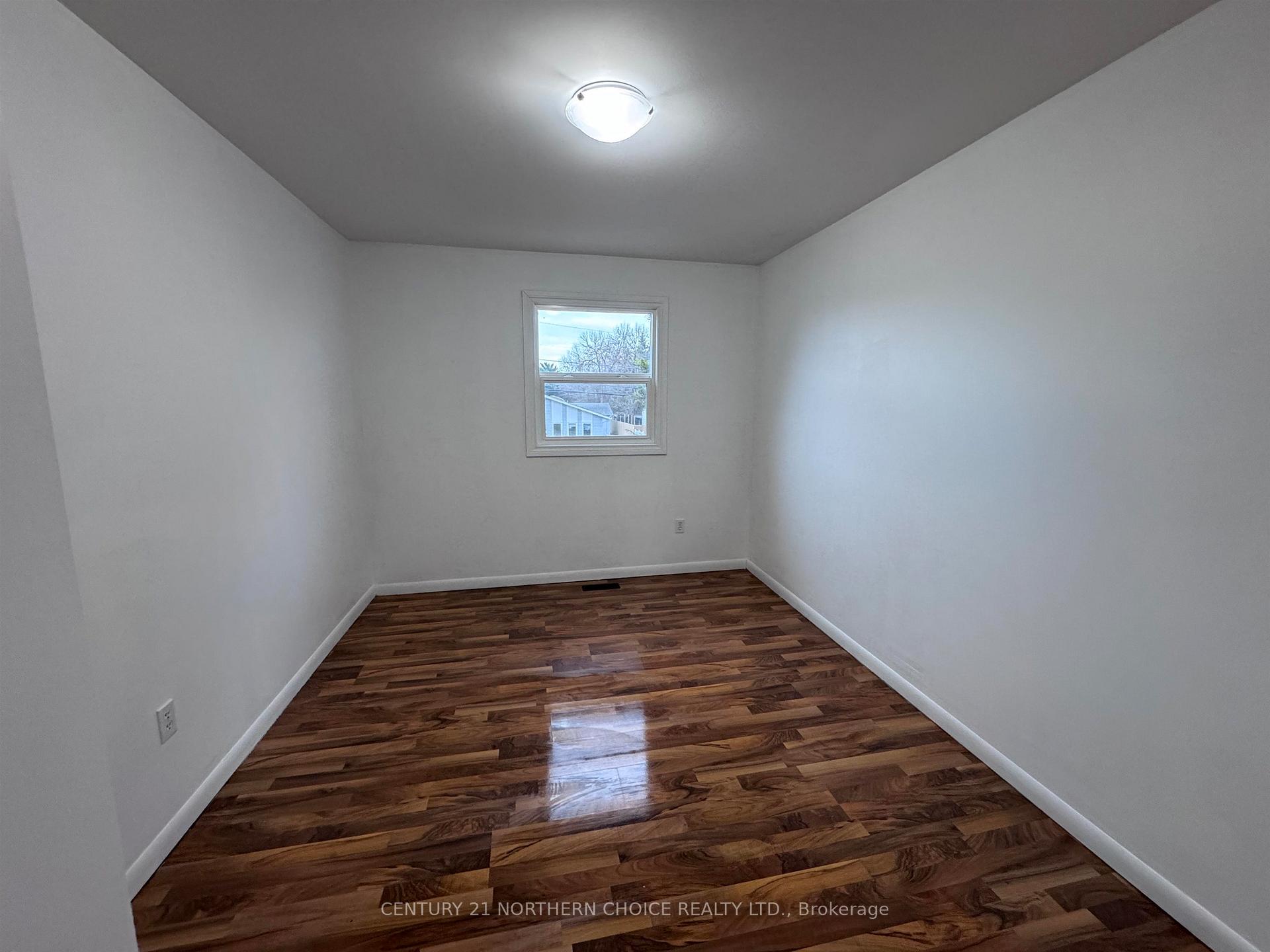 Photo 16 of 1039 Williams Avenue, Fort Frances — HOMEH