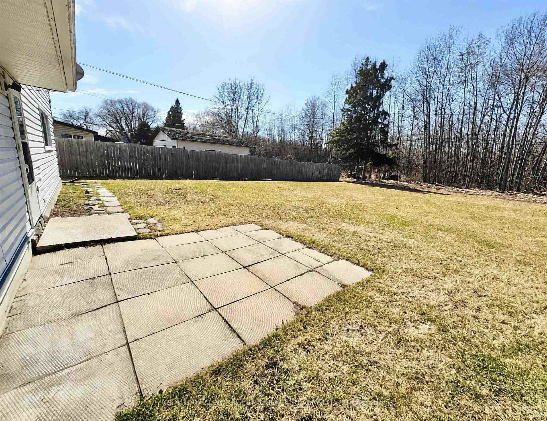 Photo 22 of 1039 Williams Avenue, Fort Frances — HOMEH