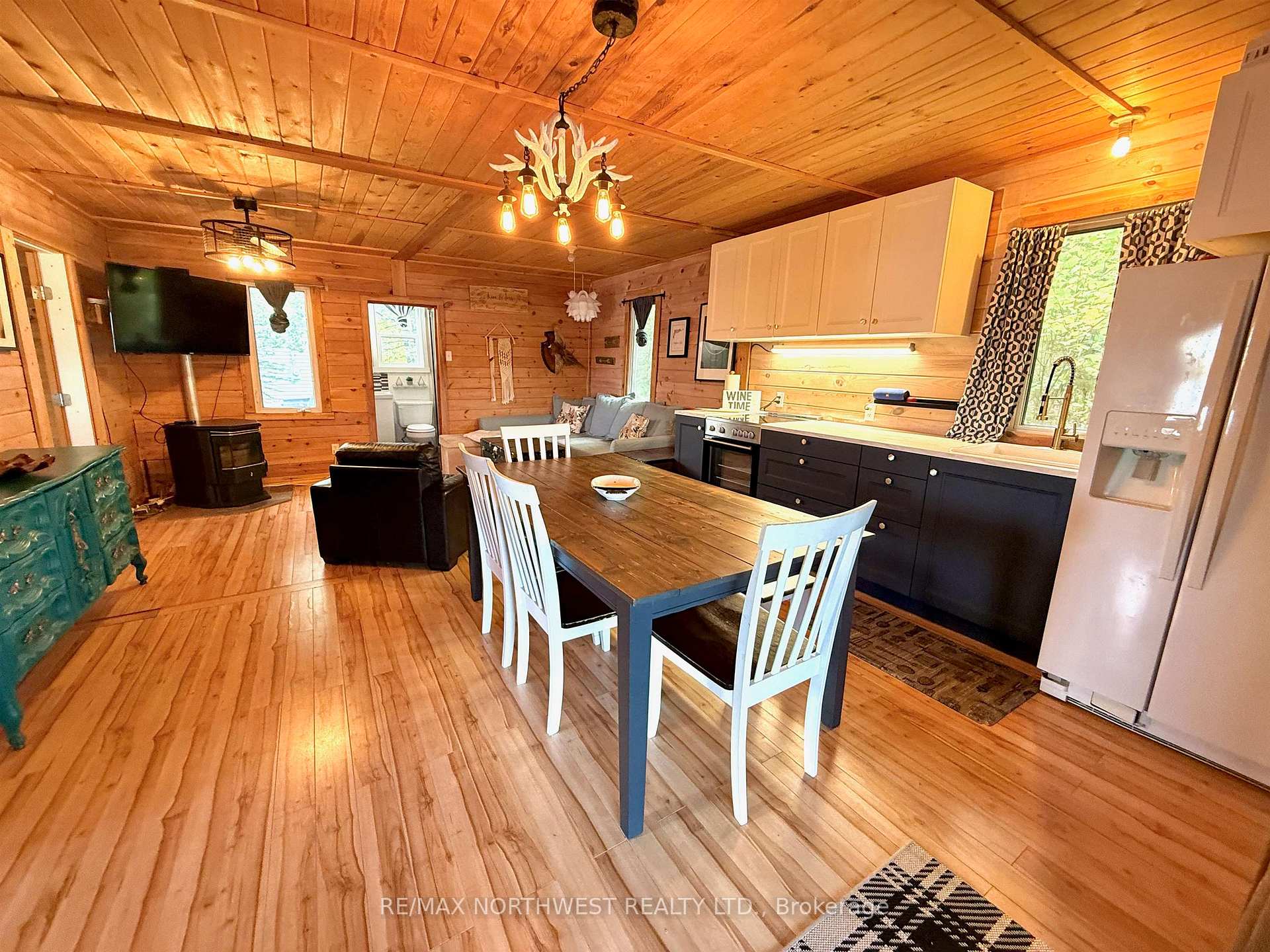 Photo 6 of 80 Bay Point Road, Kenora Remote Area, Lake of the Woods North — HOMEH