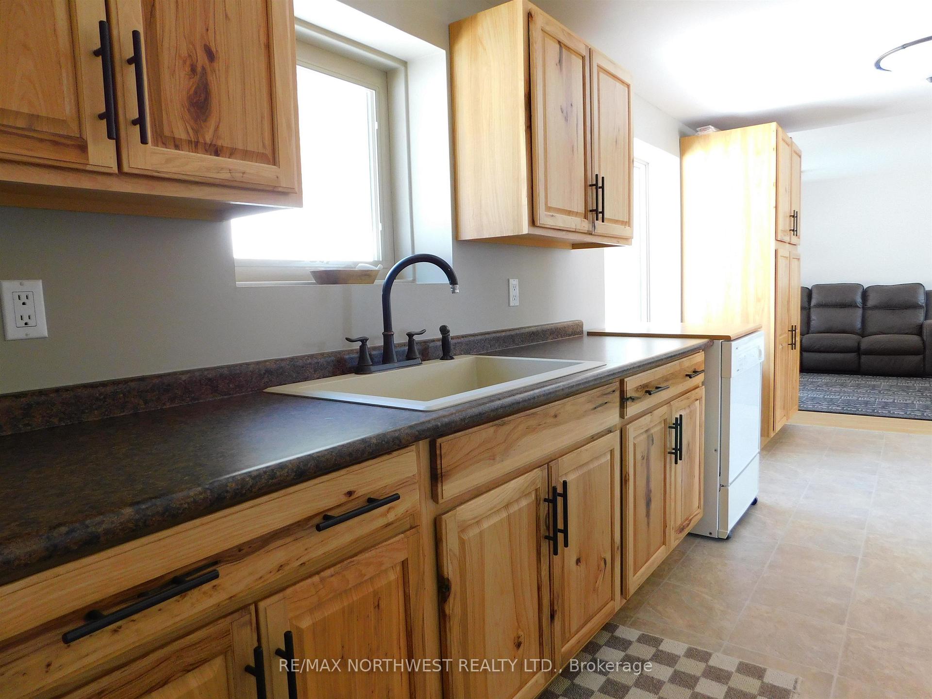 Photo 11 of 157 Harris Crescent, Dryden, Thunder Lake — HOMEH
