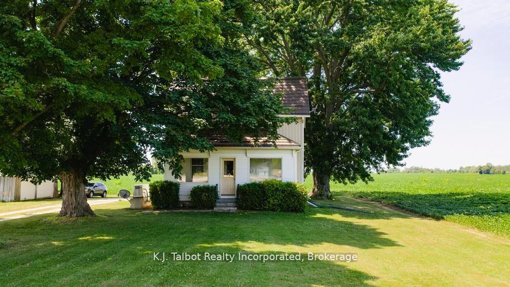 Photo 4 of 79823 Bluewater Highway, Central Huron, Goderich — HOMEH