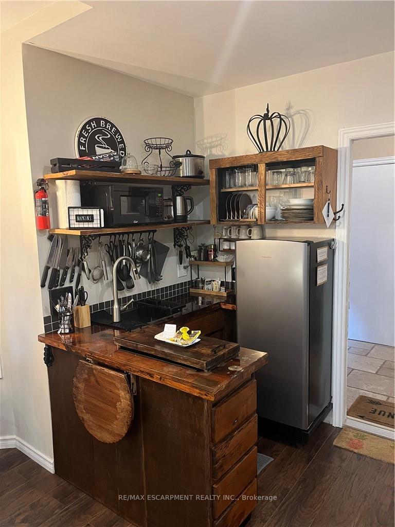 Photo 6 of Unit B, 56 King Street, Hamilton, Dundas — HOMEH