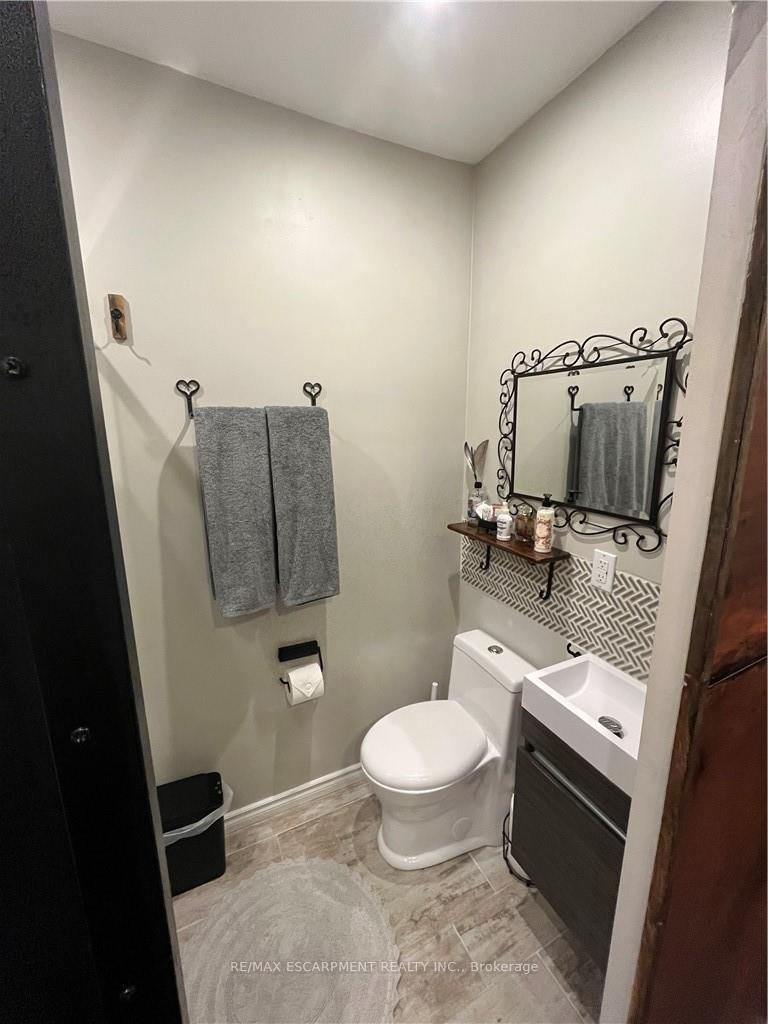Photo 11 of Unit B, 56 King Street, Hamilton, Dundas — HOMEH