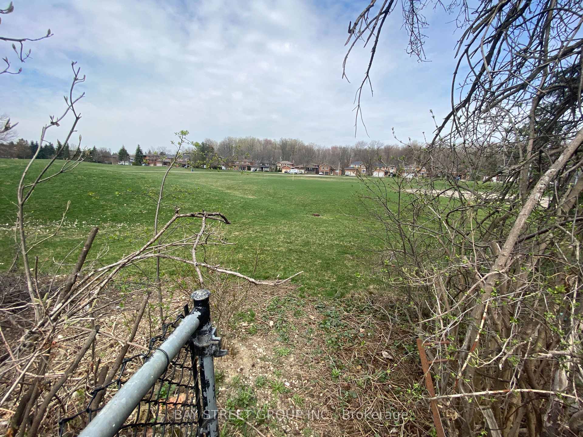 Photo 19 of 8 Kerwood (Lower) Place, Brampton, Heart Lake East — HOMEH