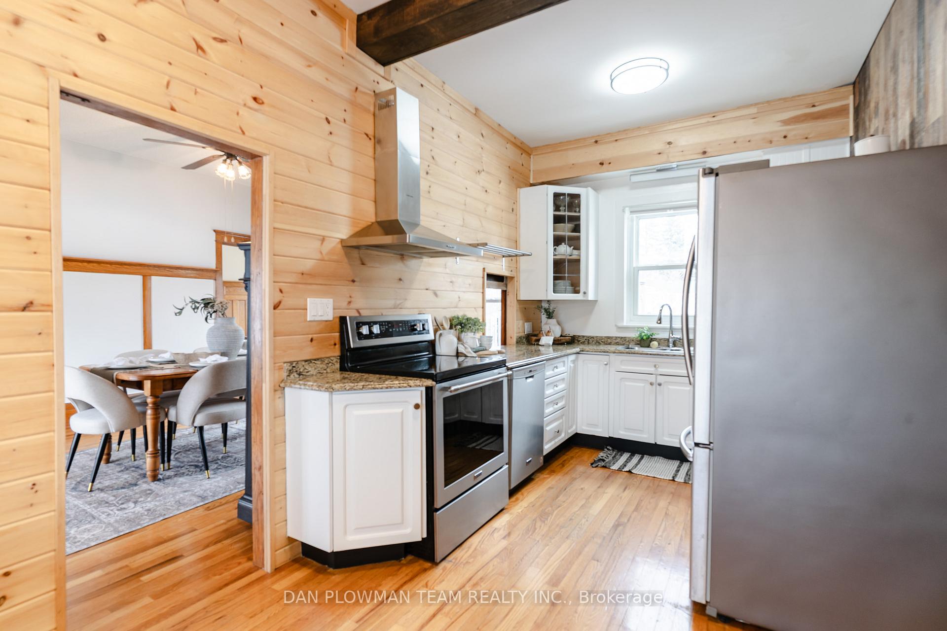 Photo 10 of 48 Dunn Street, Kawartha Lakes, Bobcaygeon — HOMEH