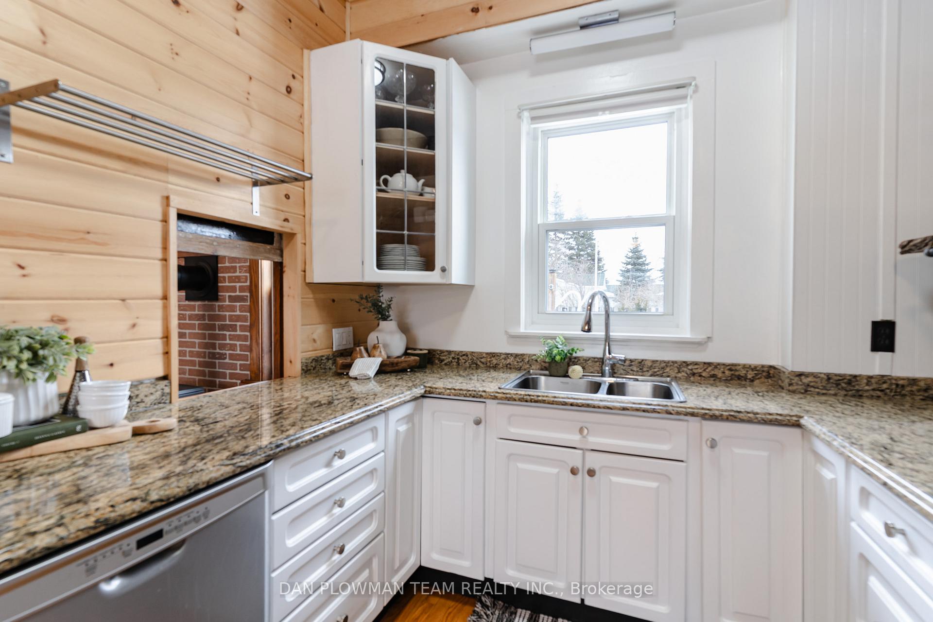 Photo 12 of 48 Dunn Street, Kawartha Lakes, Bobcaygeon — HOMEH