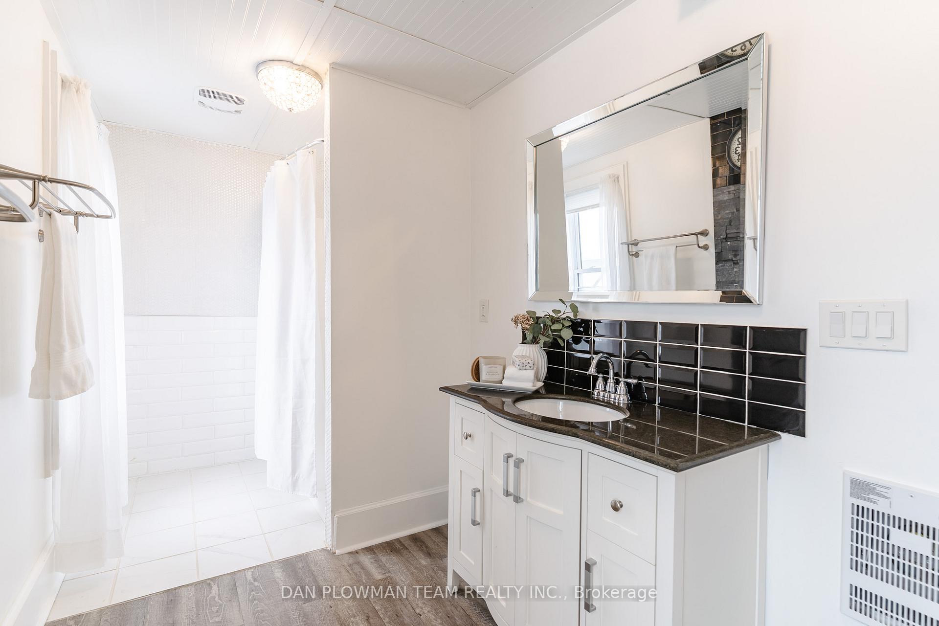 Photo 33 of 48 Dunn Street, Kawartha Lakes, Bobcaygeon — HOMEH