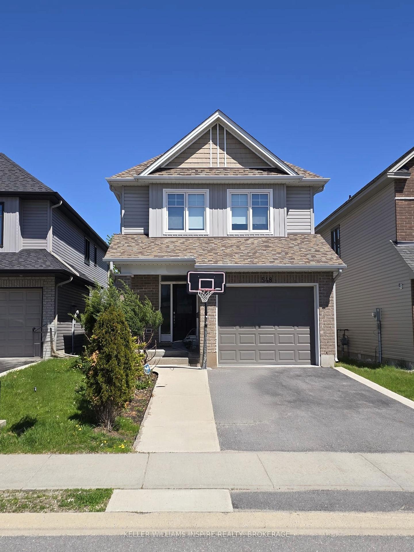 Front of 548 Savannah Court