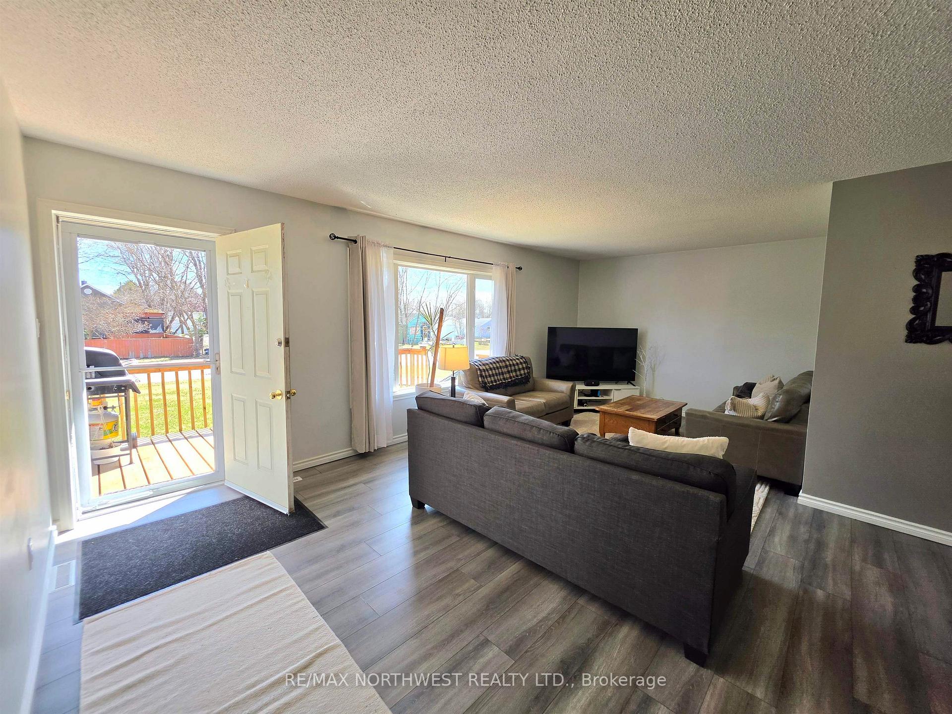 Photo 7 of 310 Trojan Street, Kenora, Ride Out — HOMEH