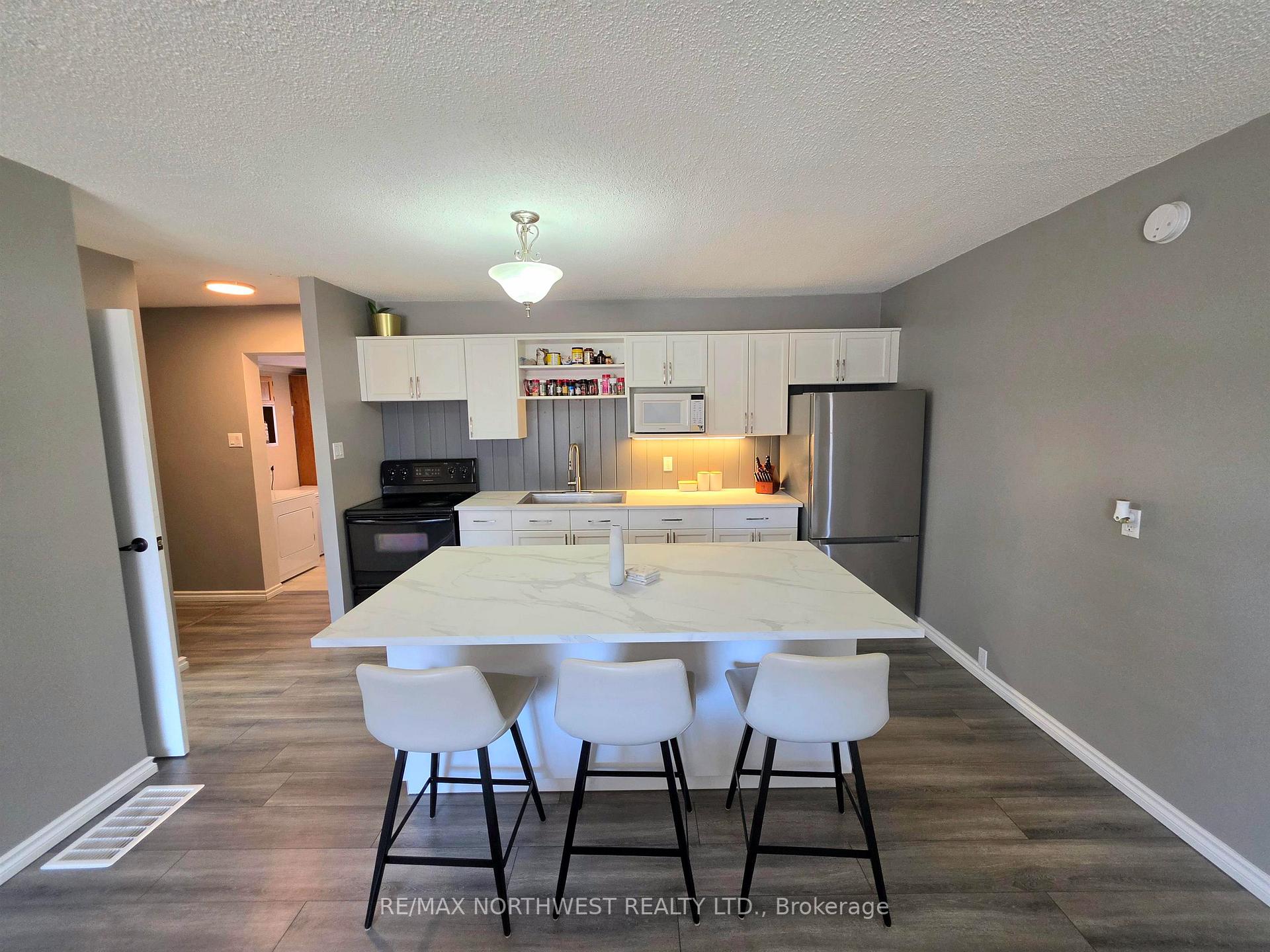 Photo 9 of 310 Trojan Street, Kenora, Ride Out — HOMEH